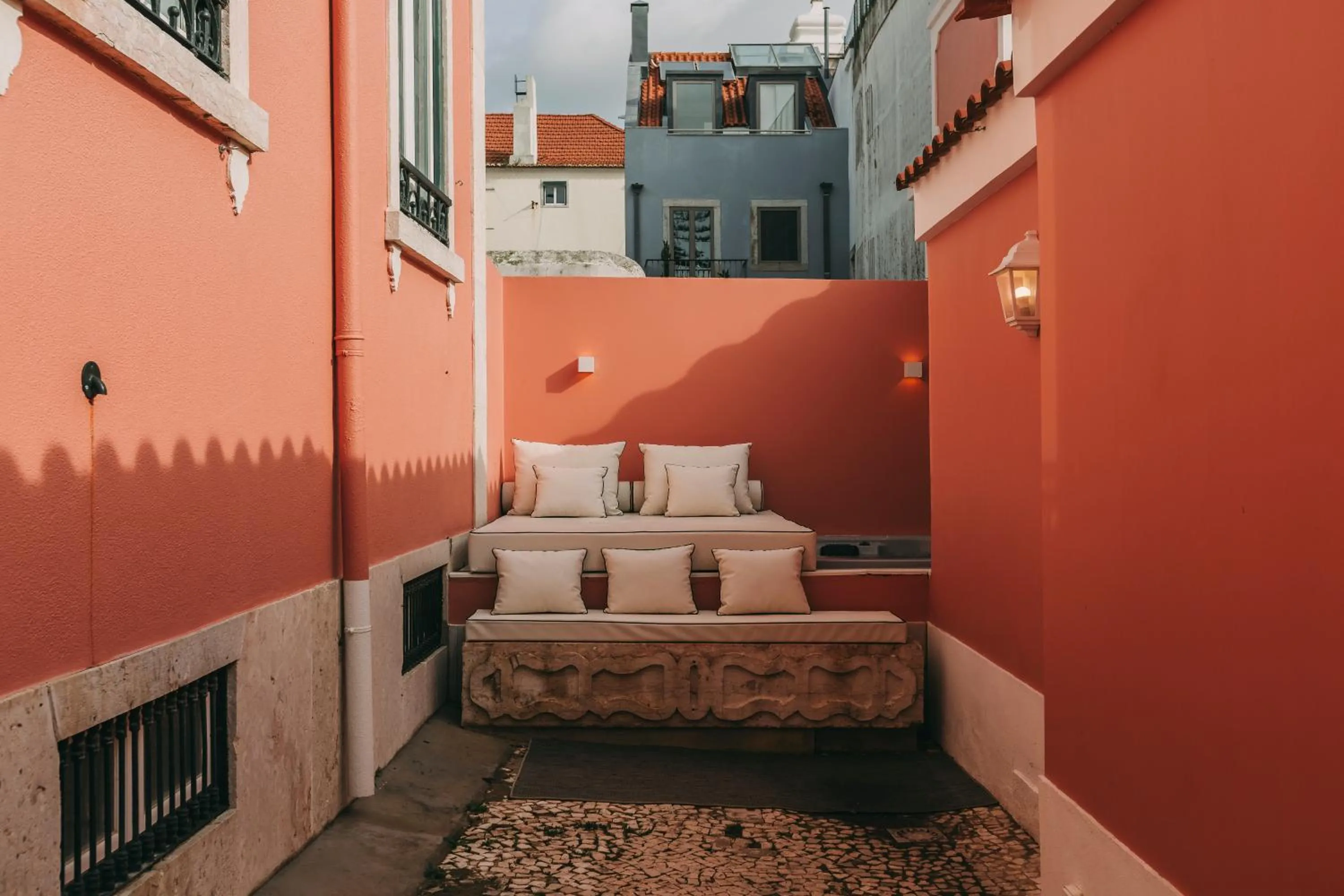 Balcony/Terrace, Bed in Torel Palace Lisbon