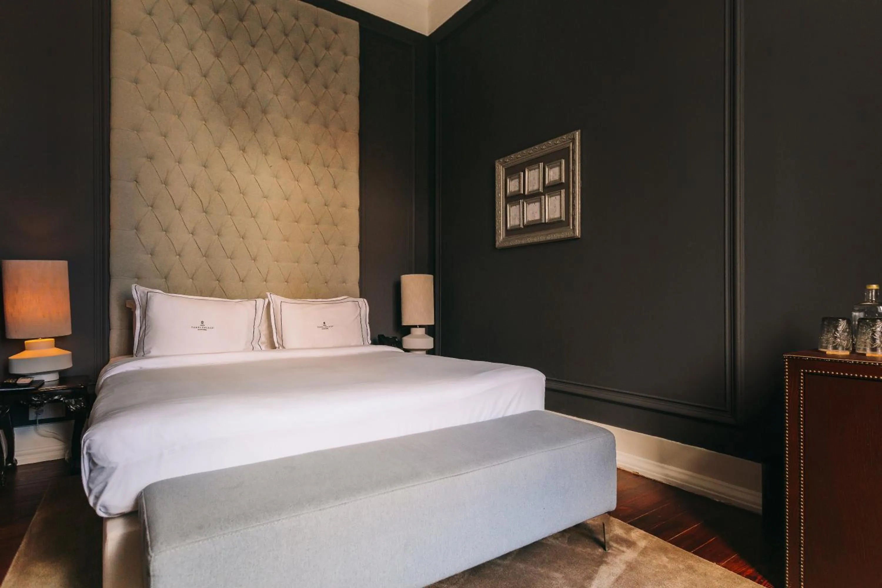 Bedroom, Bed in Torel Palace Lisbon