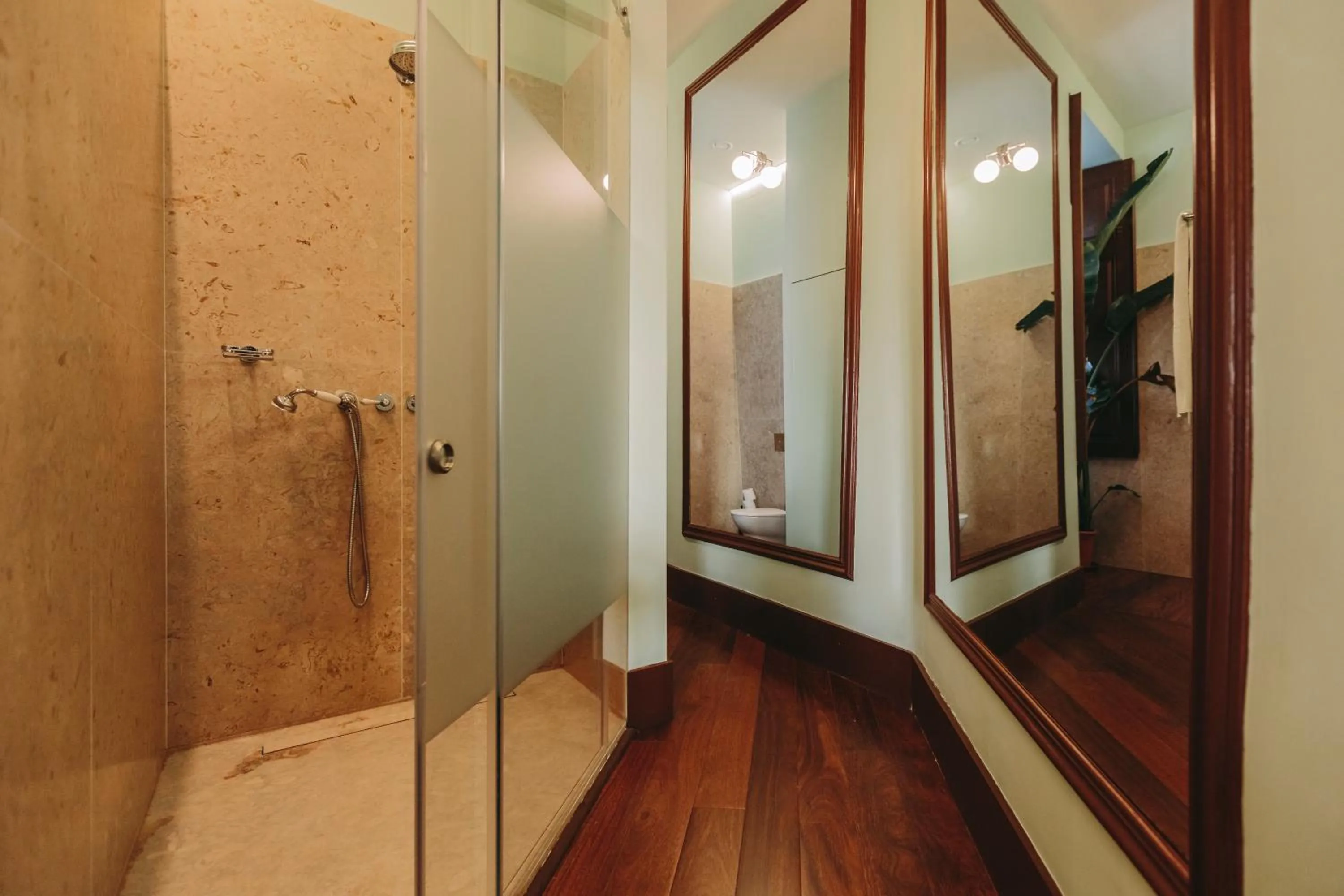 Shower in Torel Palace Lisbon