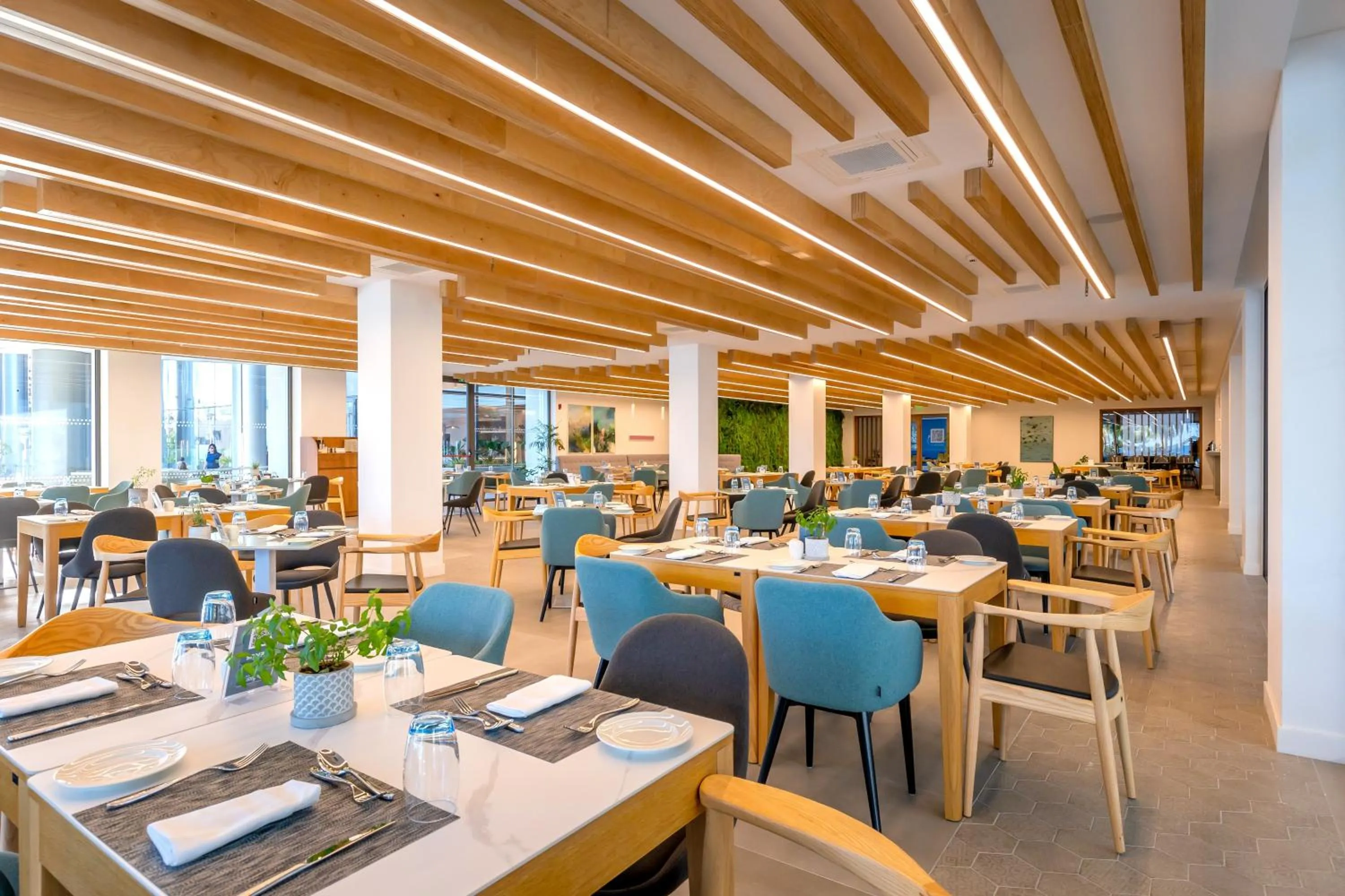 Restaurant/places to eat in Radisson Beach Resort Larnaca