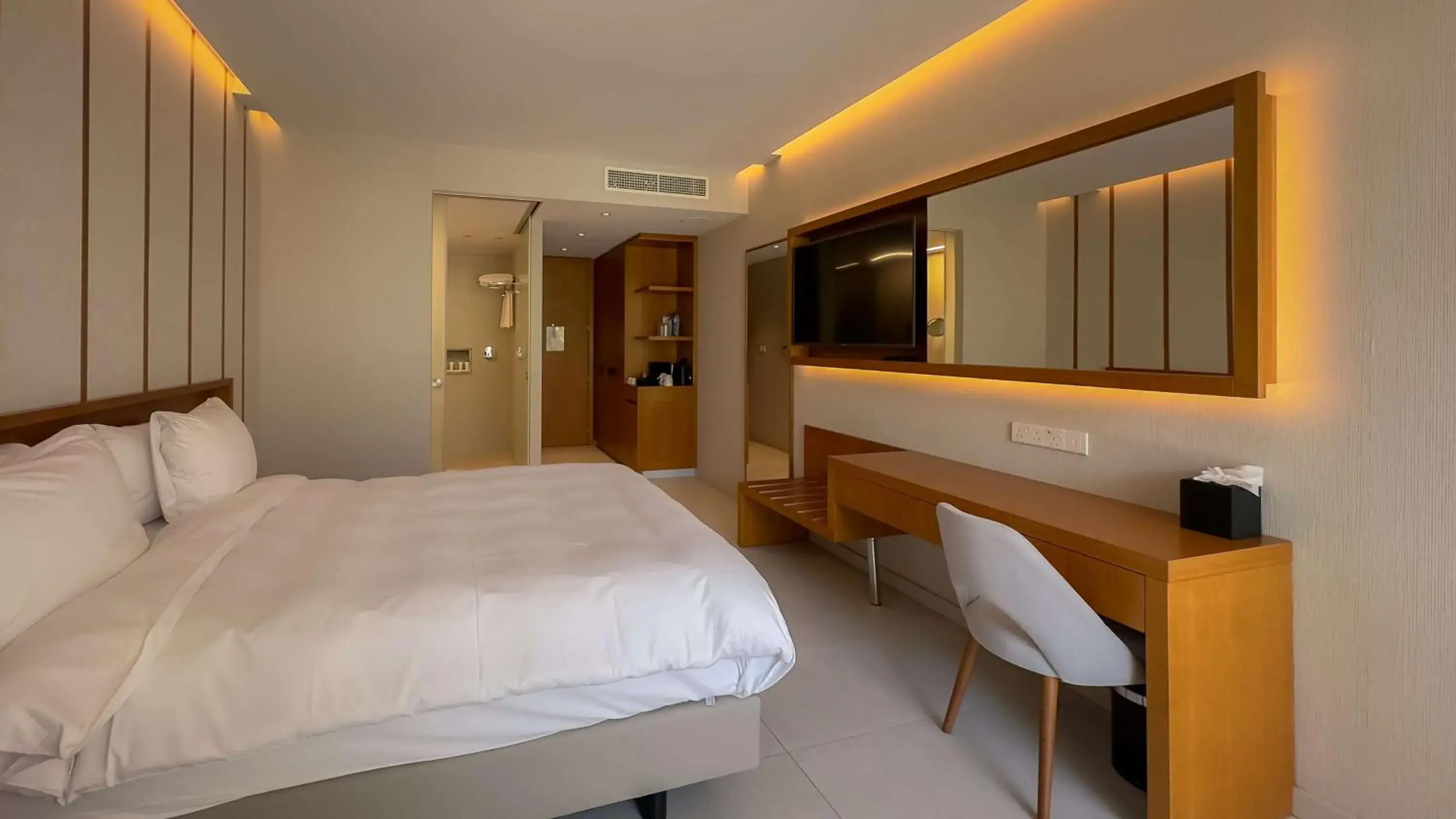 Garden Suite with Terrace and Sea View in Radisson Beach Resort Larnaca Garden Suite with Terrace and Sea View in Radisson Beach Resort Larnaca