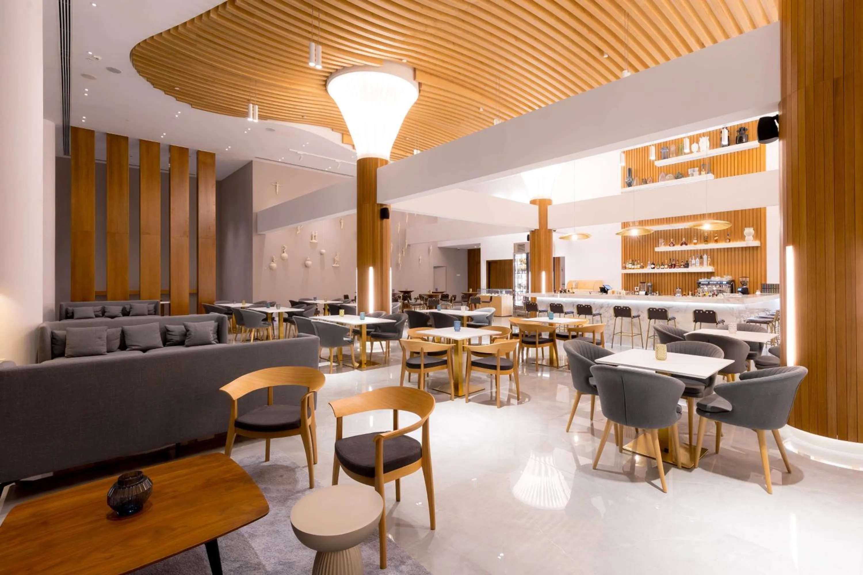 Lounge or bar in Radisson Beach Resort Larnaca