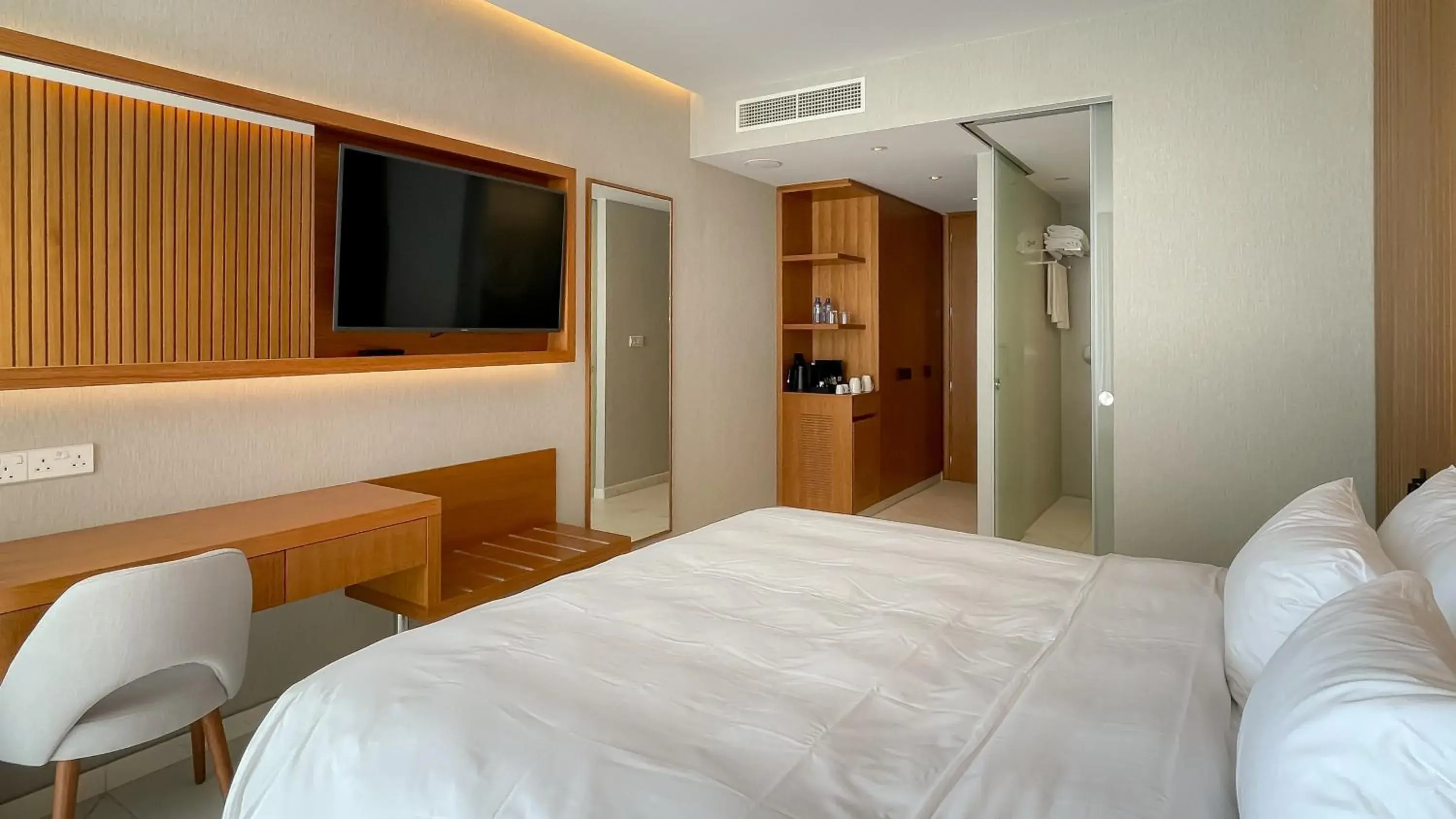 Premium Room with Balcony in Radisson Beach Resort Larnaca Premium Room with Balcony in Radisson Beach Resort Larnaca