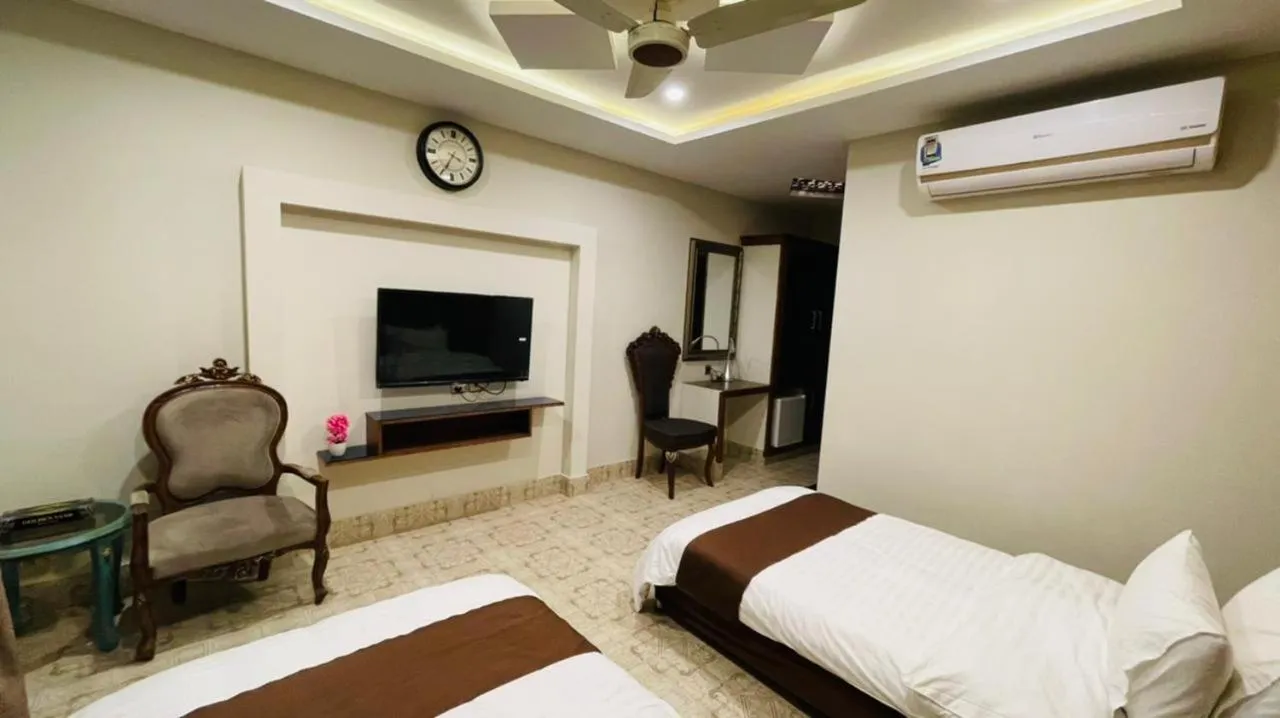 Bed in Golden Sand Hotel Rahim Yar Khan