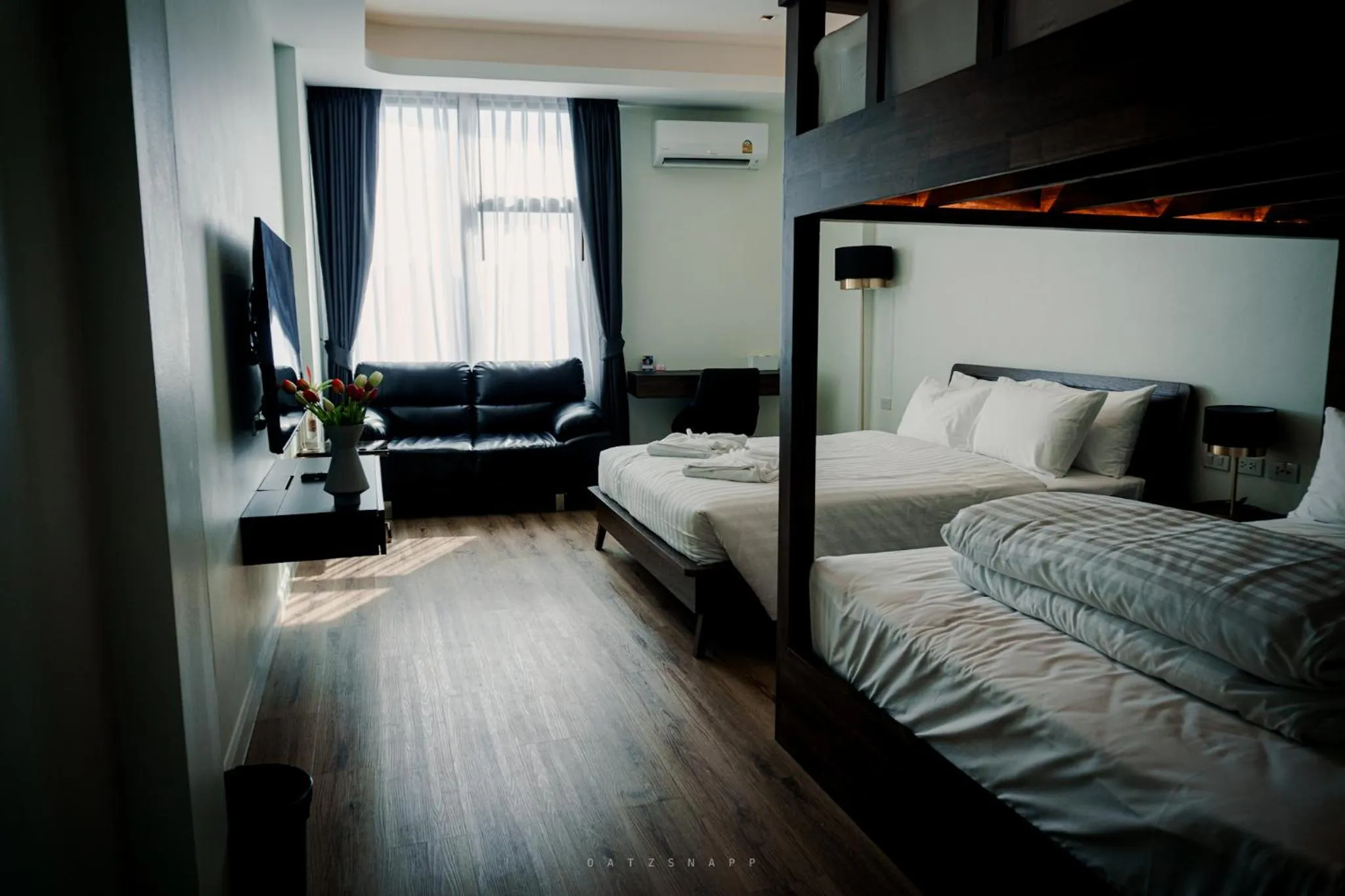 Bedroom, Bed in Play Poshtel & Cafe'