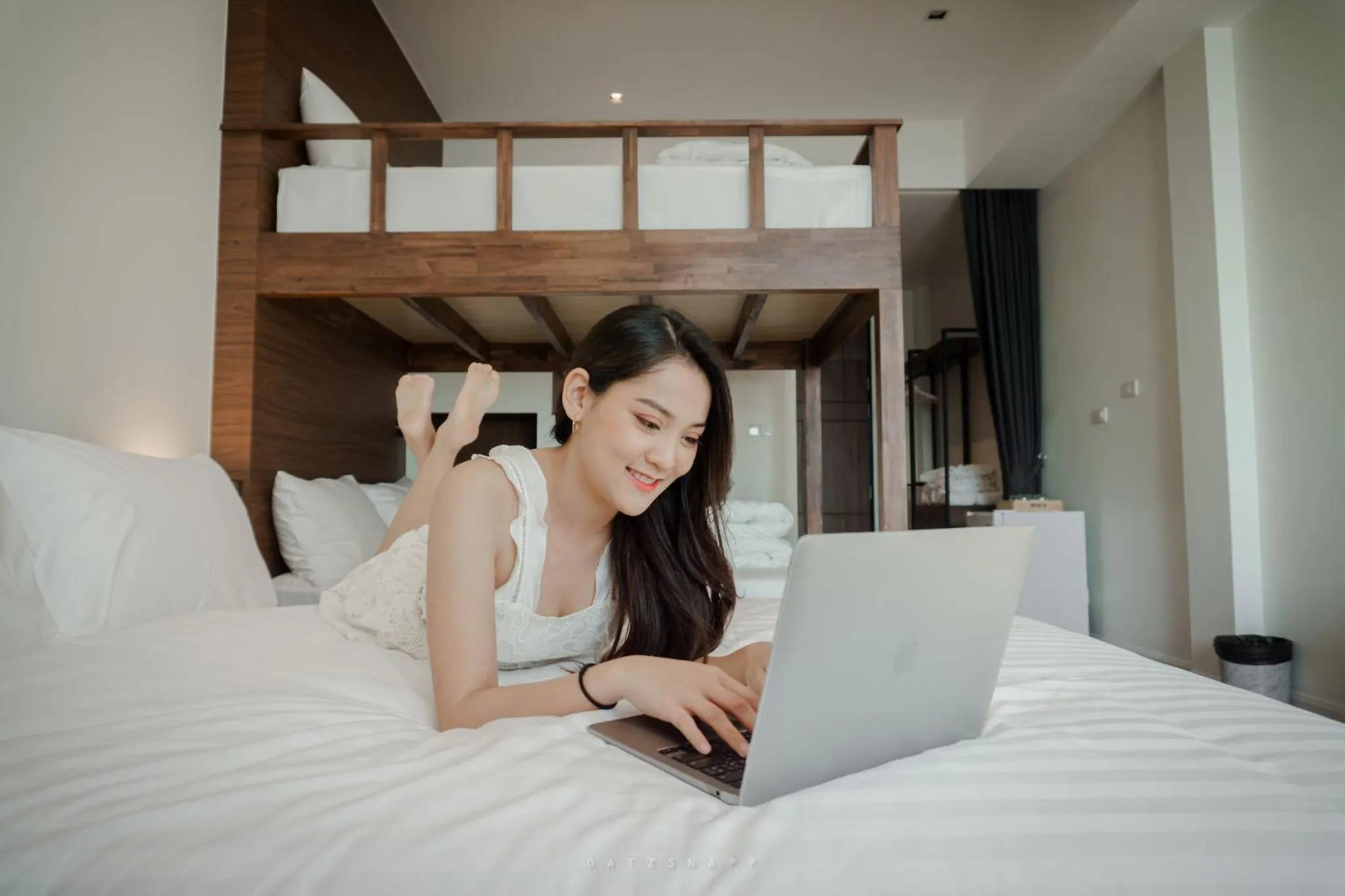 Bed in Play Poshtel & Cafe'