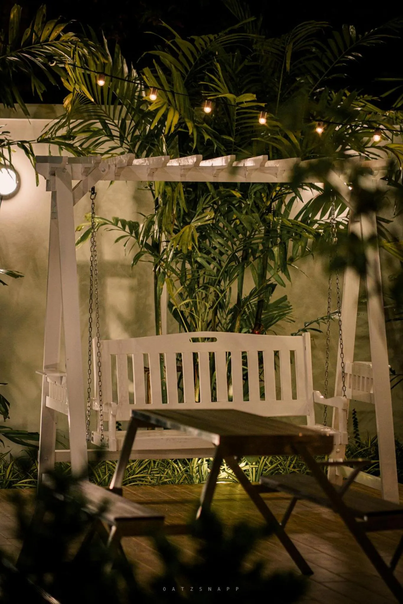 Garden in Play Poshtel & Cafe'