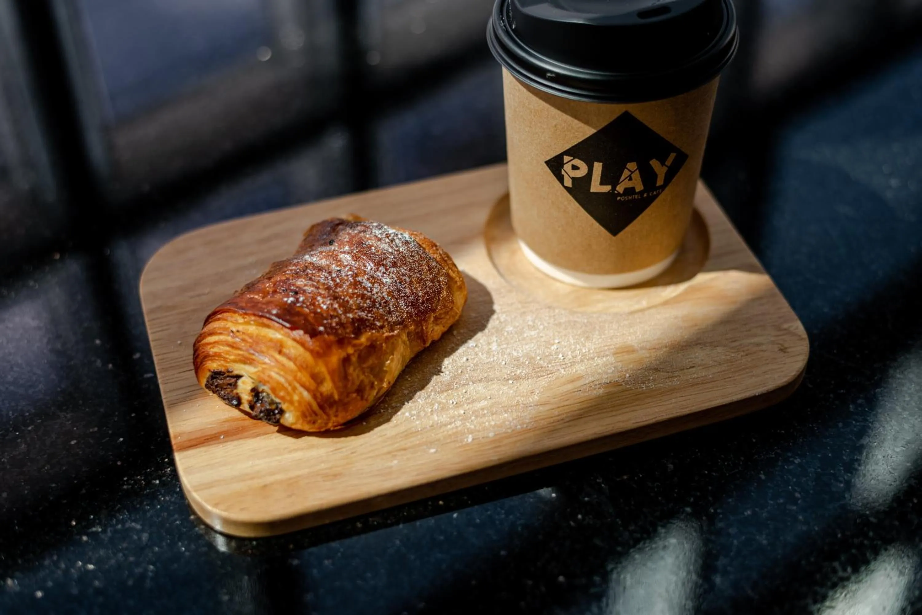 Food and drinks in Play Poshtel & Cafe'