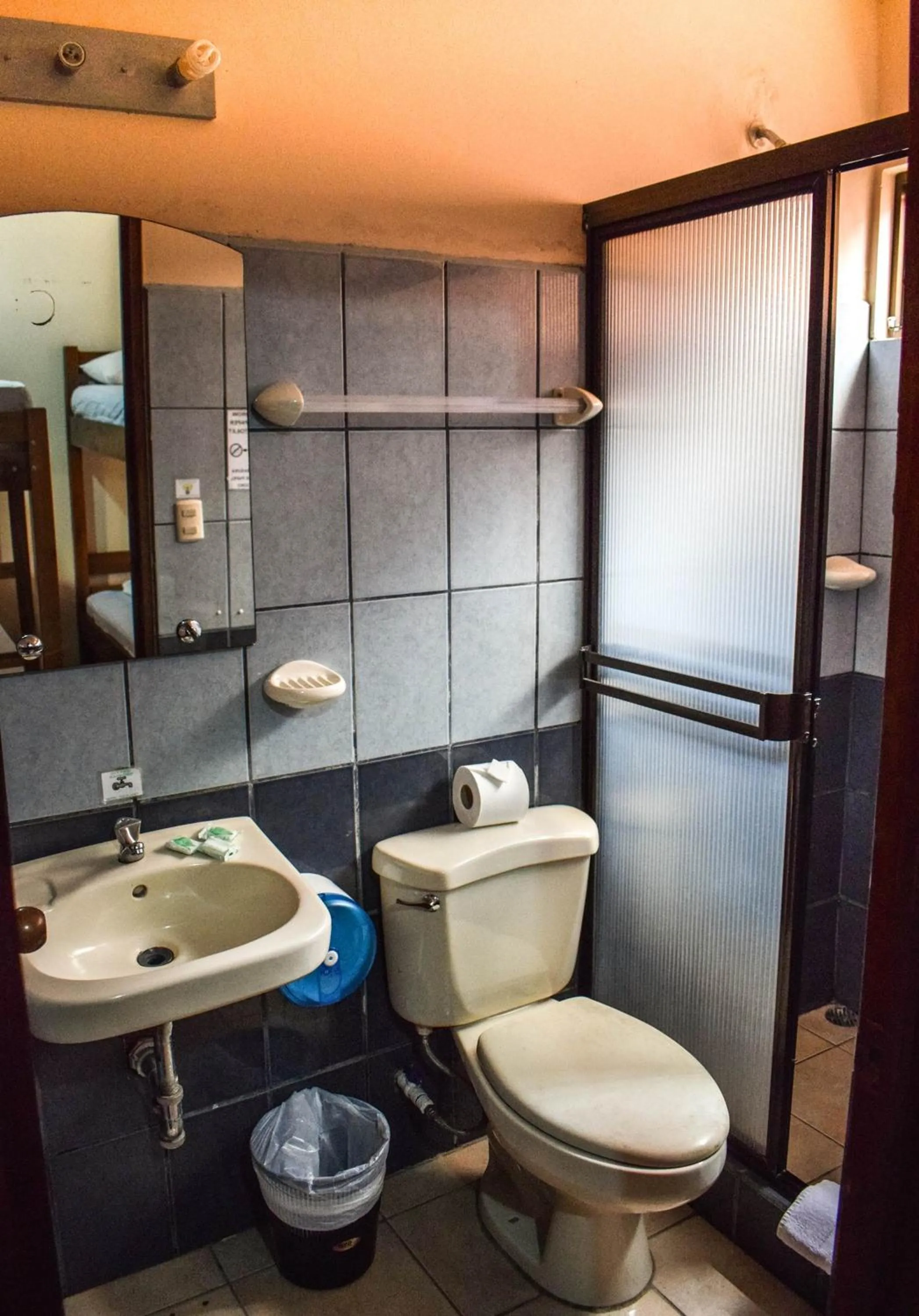 Bathroom in Hotel La Choza Inn