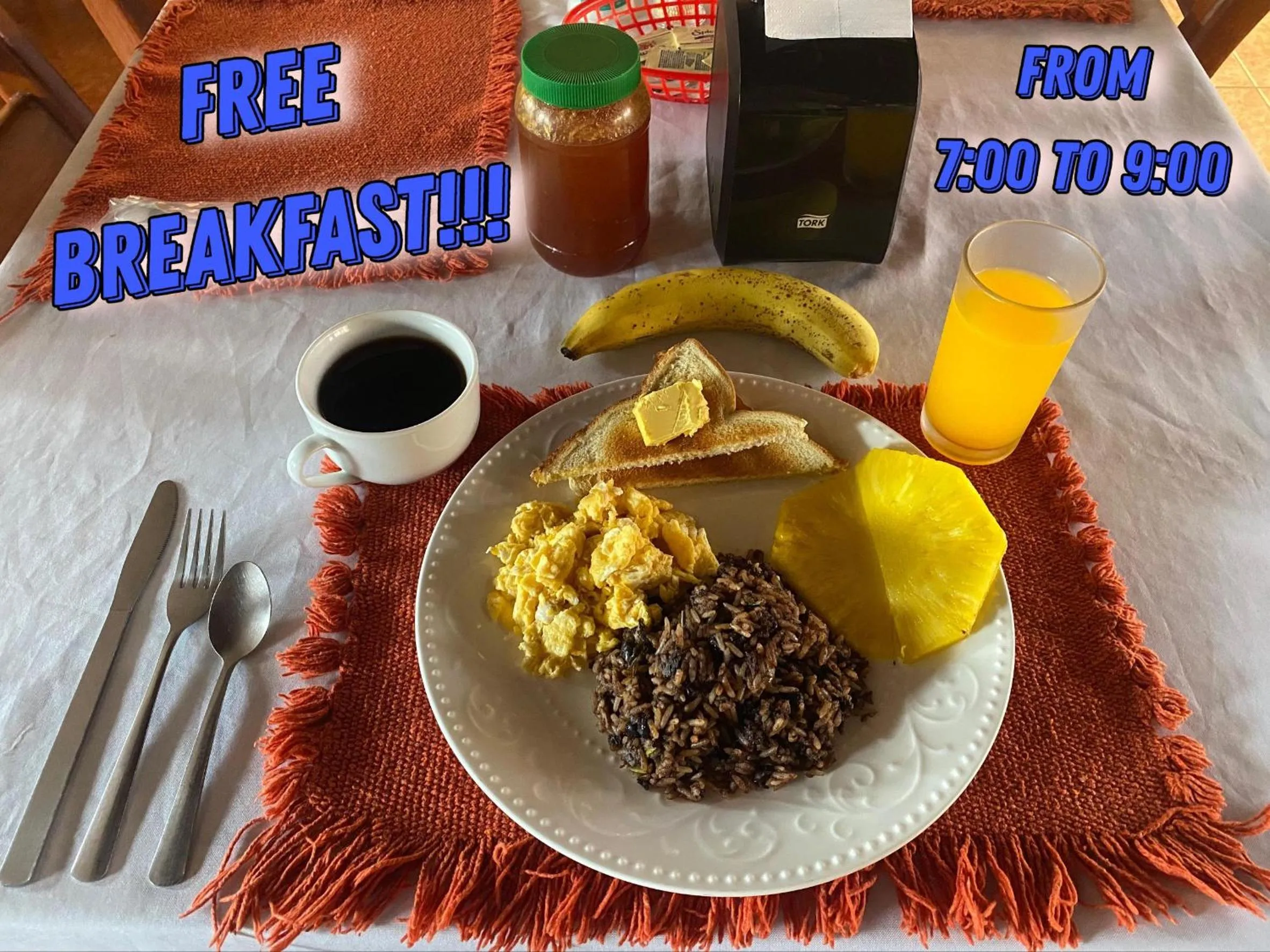 Communal kitchen in Hotel La Choza Inn