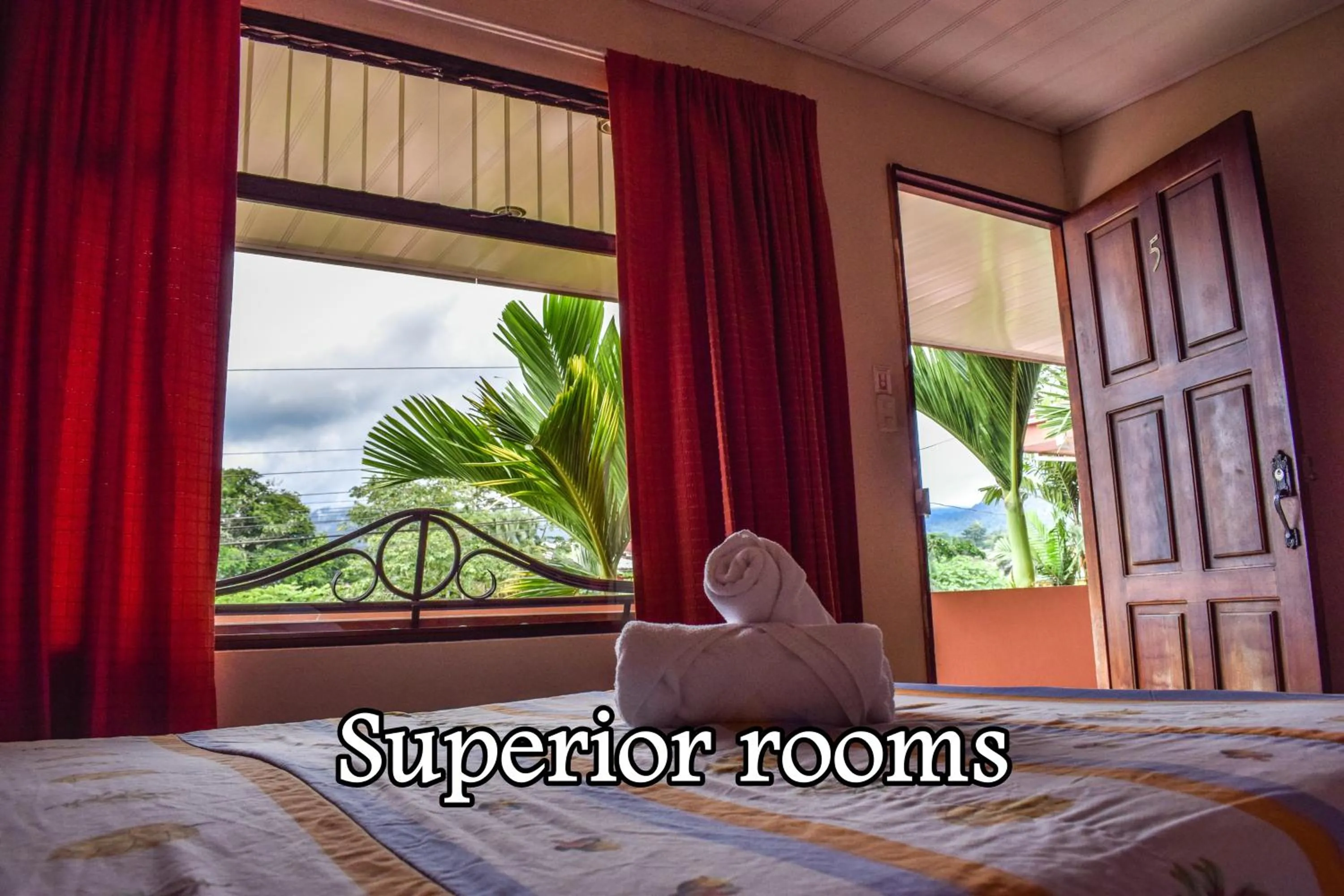 Garden view, Bed in Hotel La Choza Inn