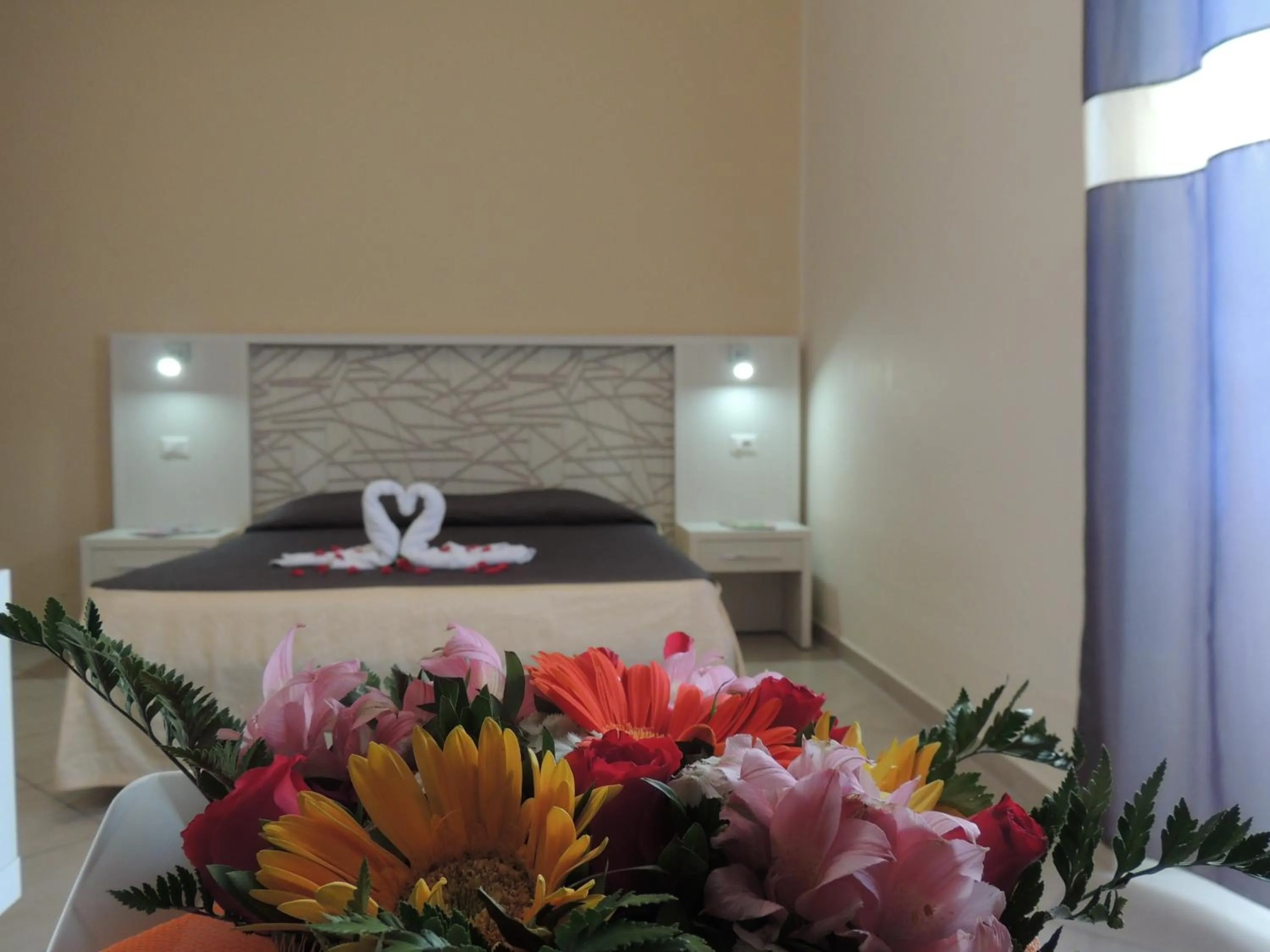 Photo of the whole room, Bed in Alex Place