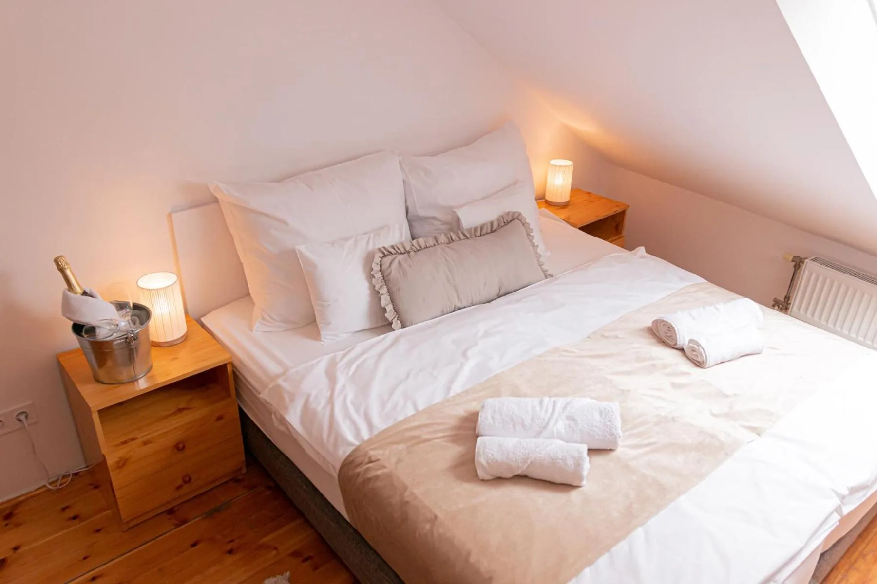 Bed in Hagyma Panzió Makó