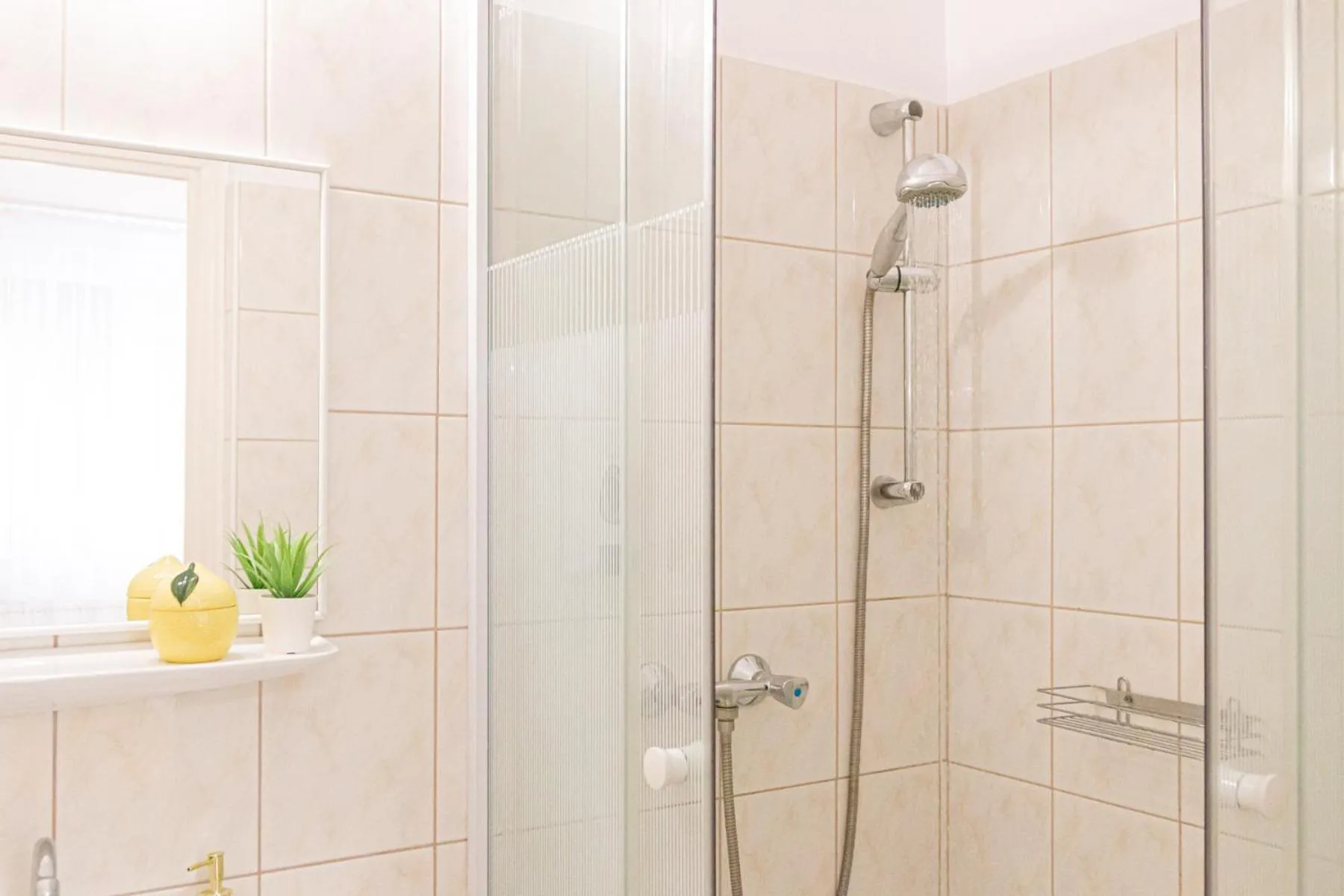 Shower in Hagyma Panzió Makó