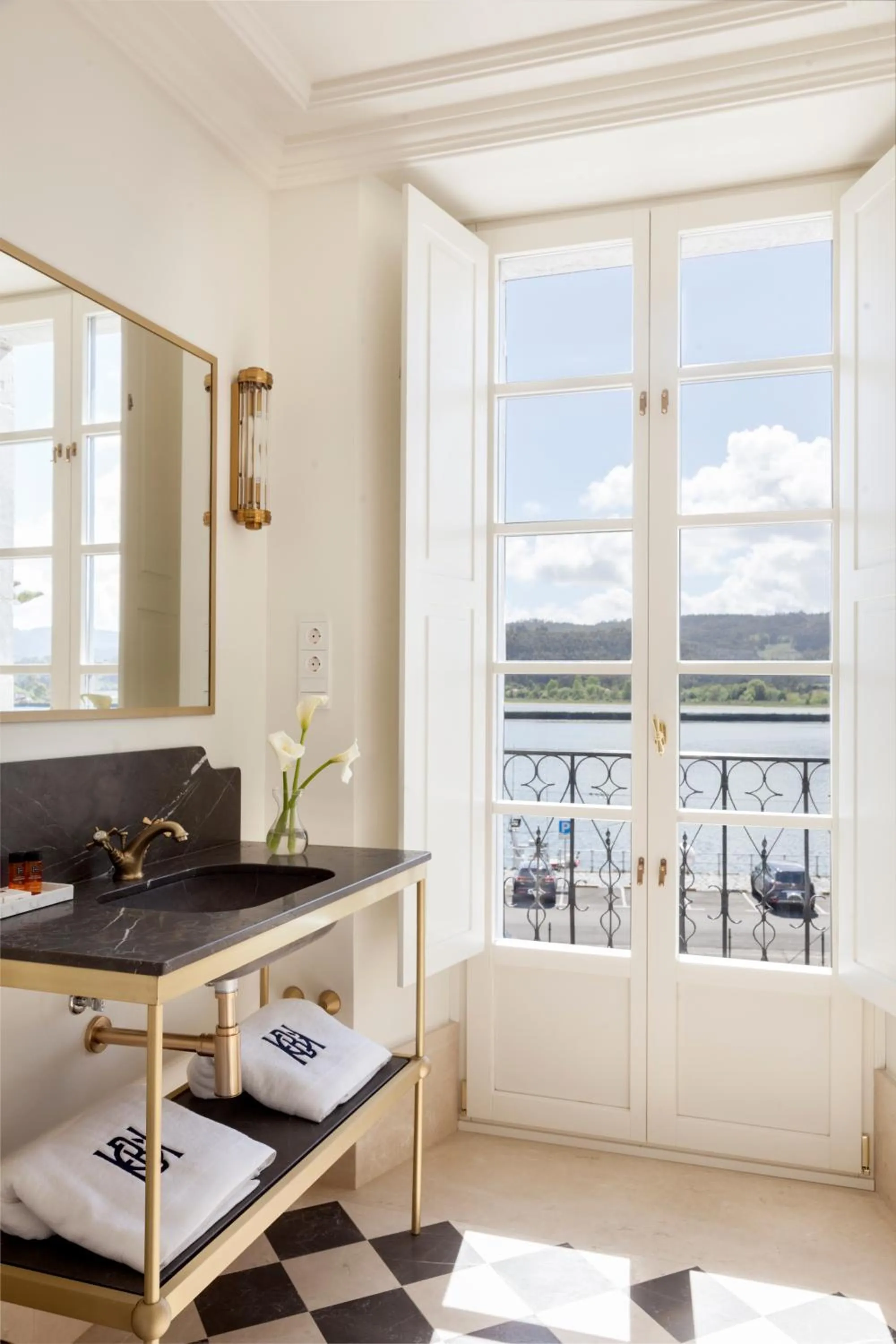 Bathroom in Gran hotel Brillante