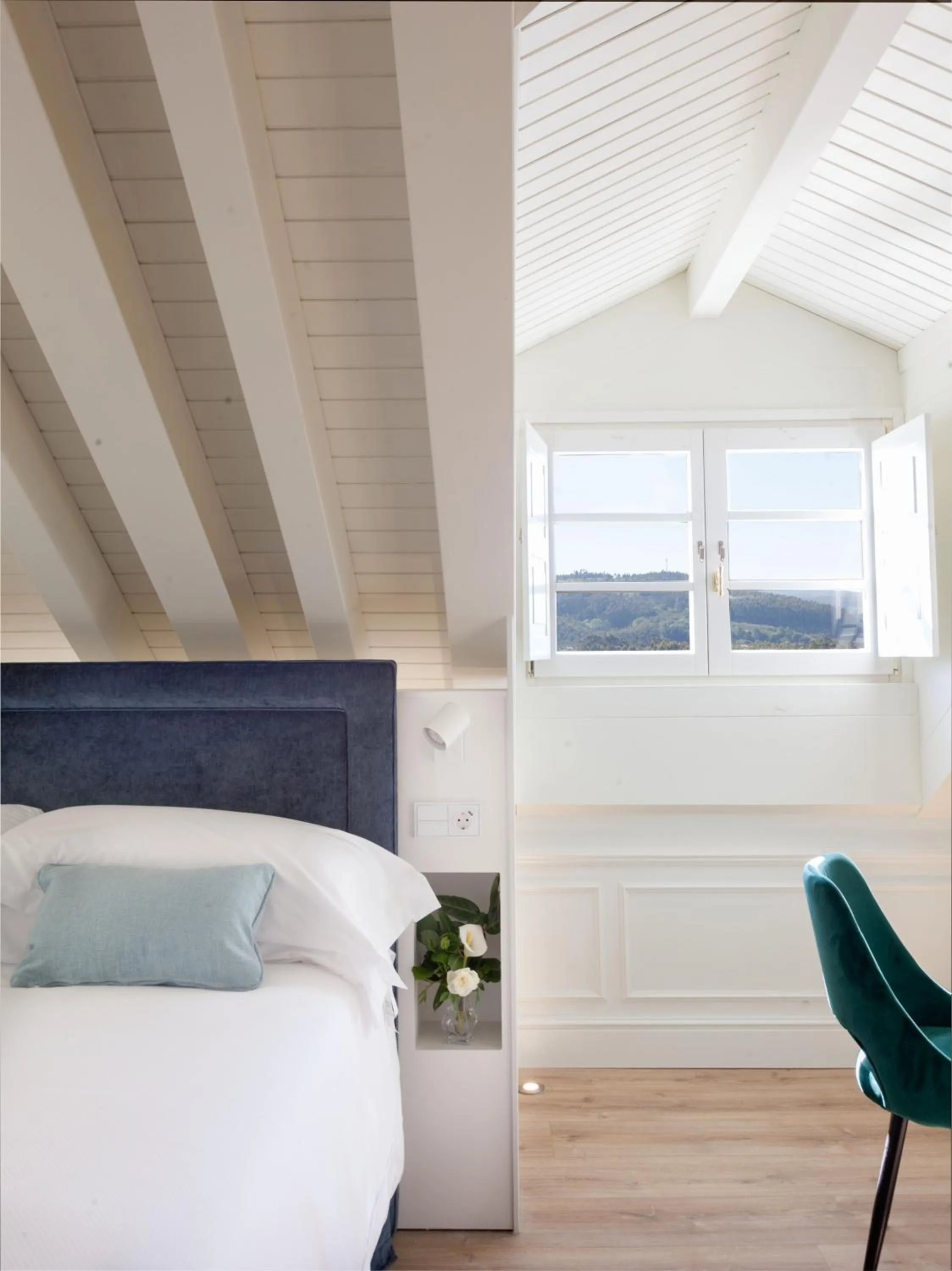 Sea view, Bed in Gran hotel Brillante