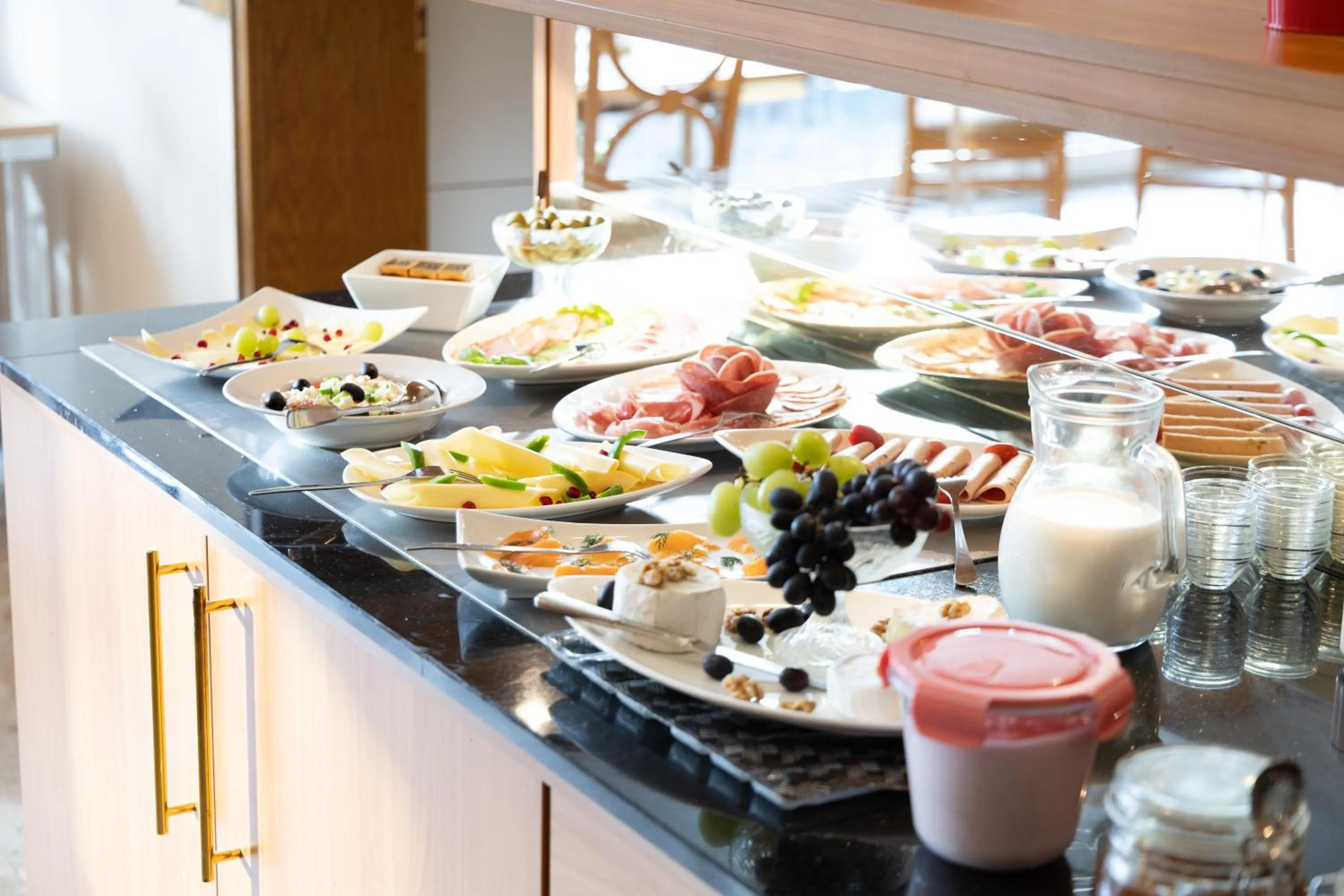 Breakfast in Hotel Haus am Park