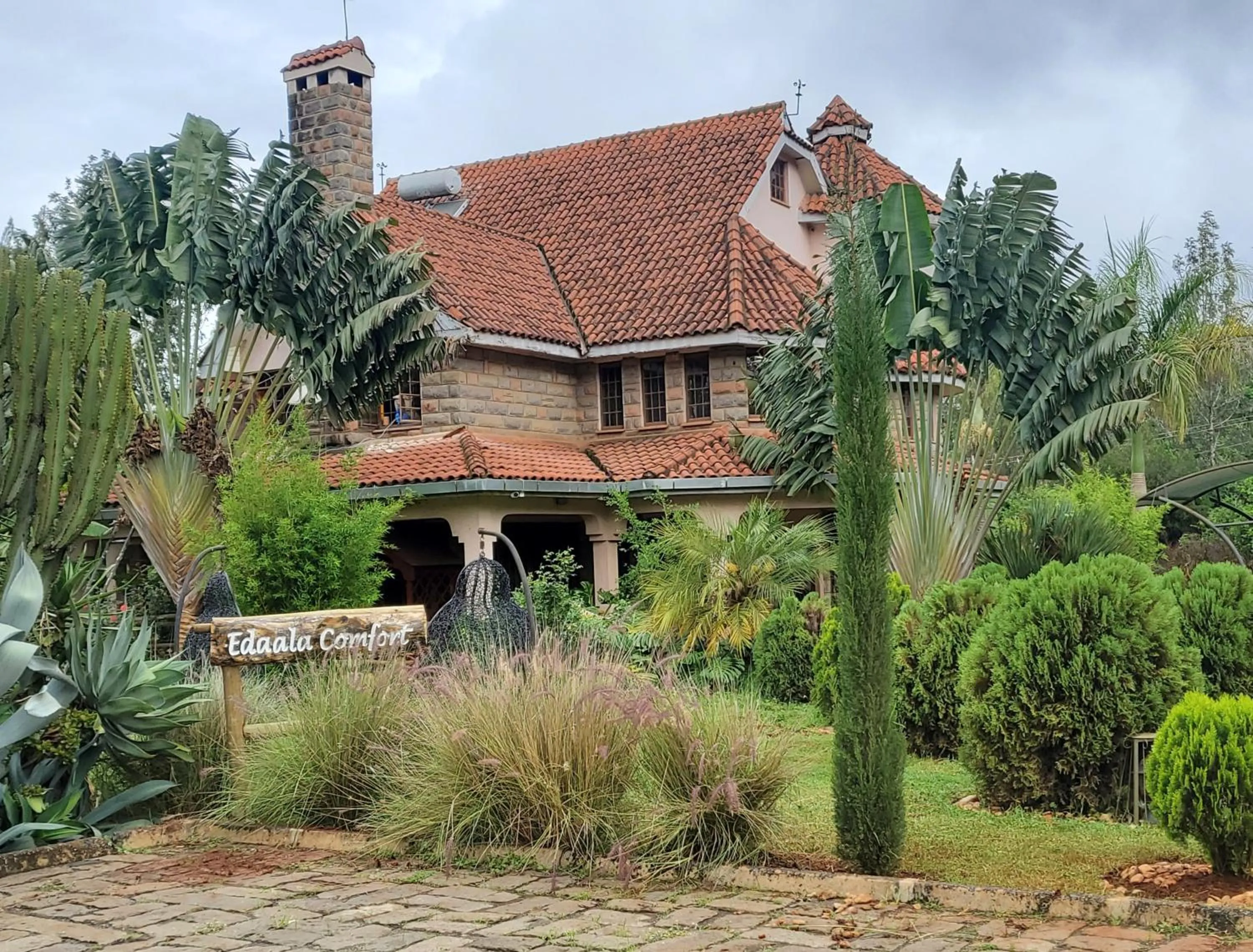 Property building in Edaala Comfort - B&B