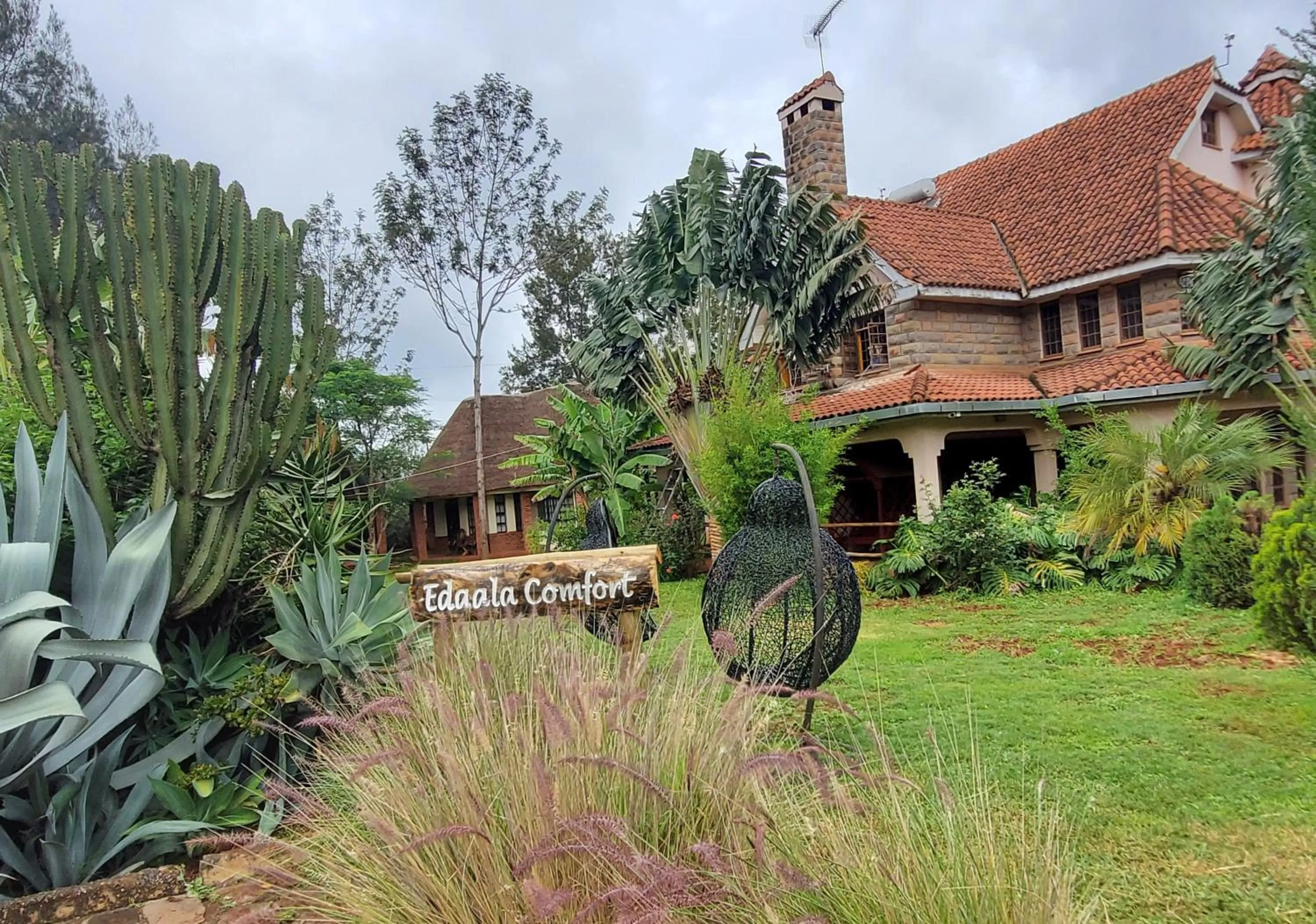 Property building in Edaala Comfort - B&B