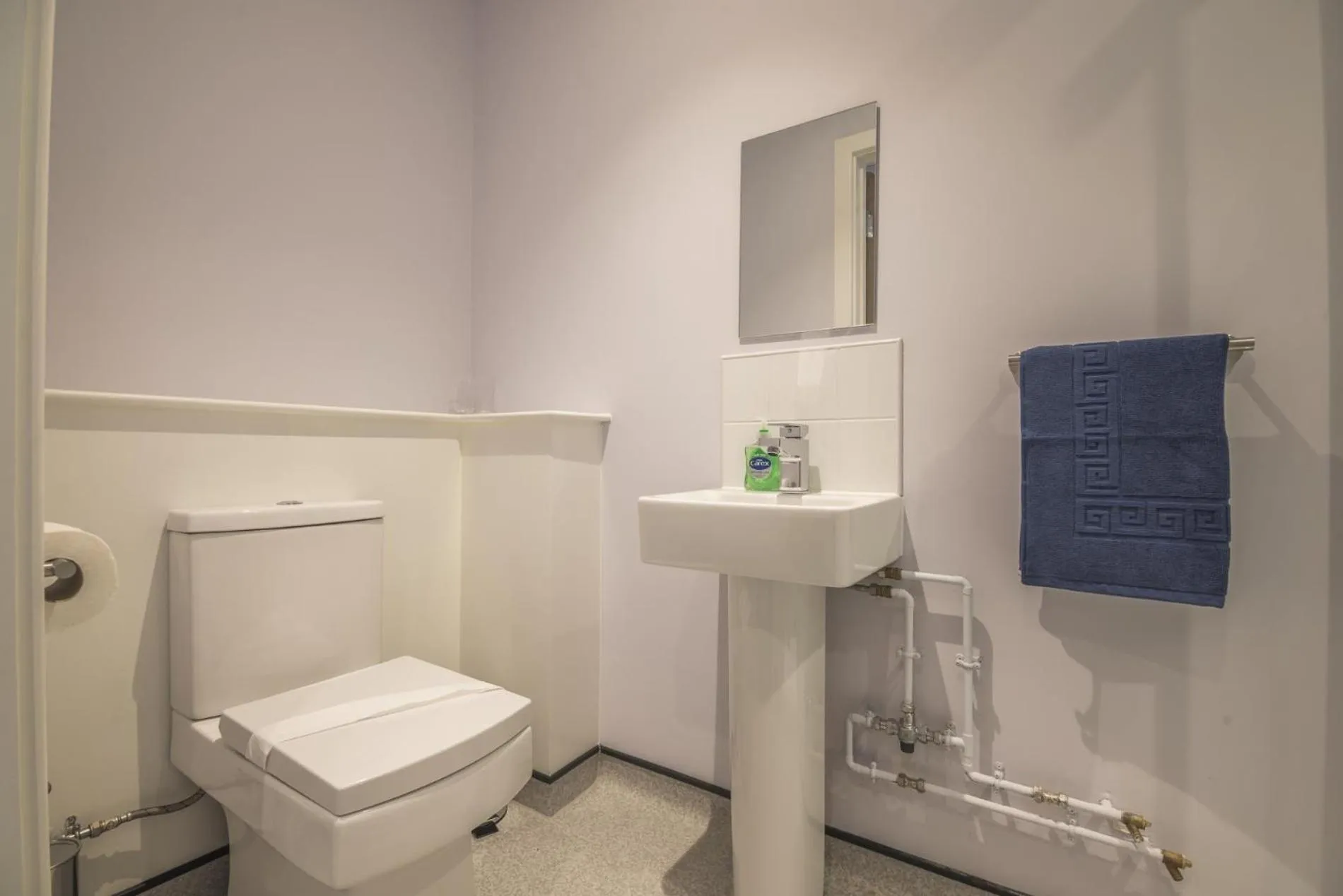 Floor plan in No 7 Ocean Cabins - Saundersfoot Harbour - Saundersfoot