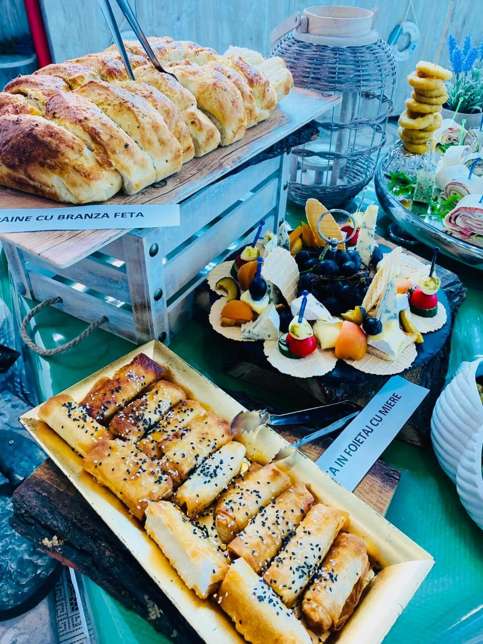 Food and drinks in HOTEL MAREA NEAGRA Mamaia