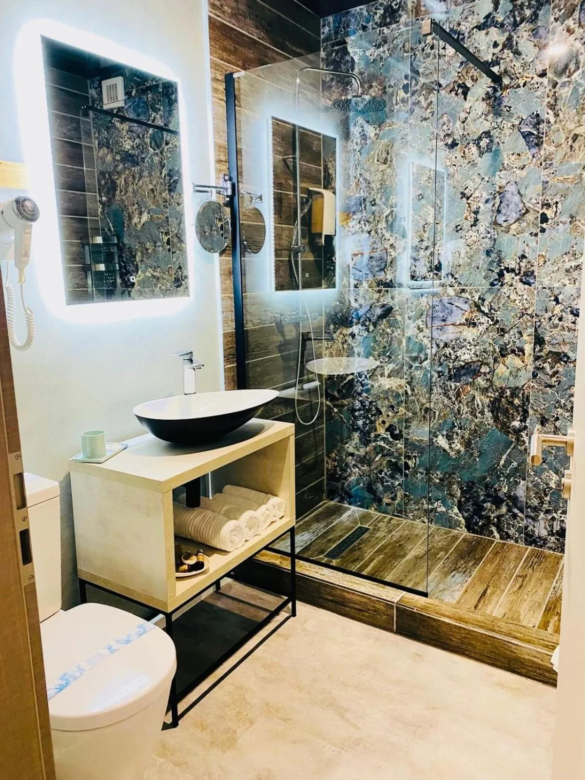 Bathroom in HOTEL MAREA NEAGRA Mamaia