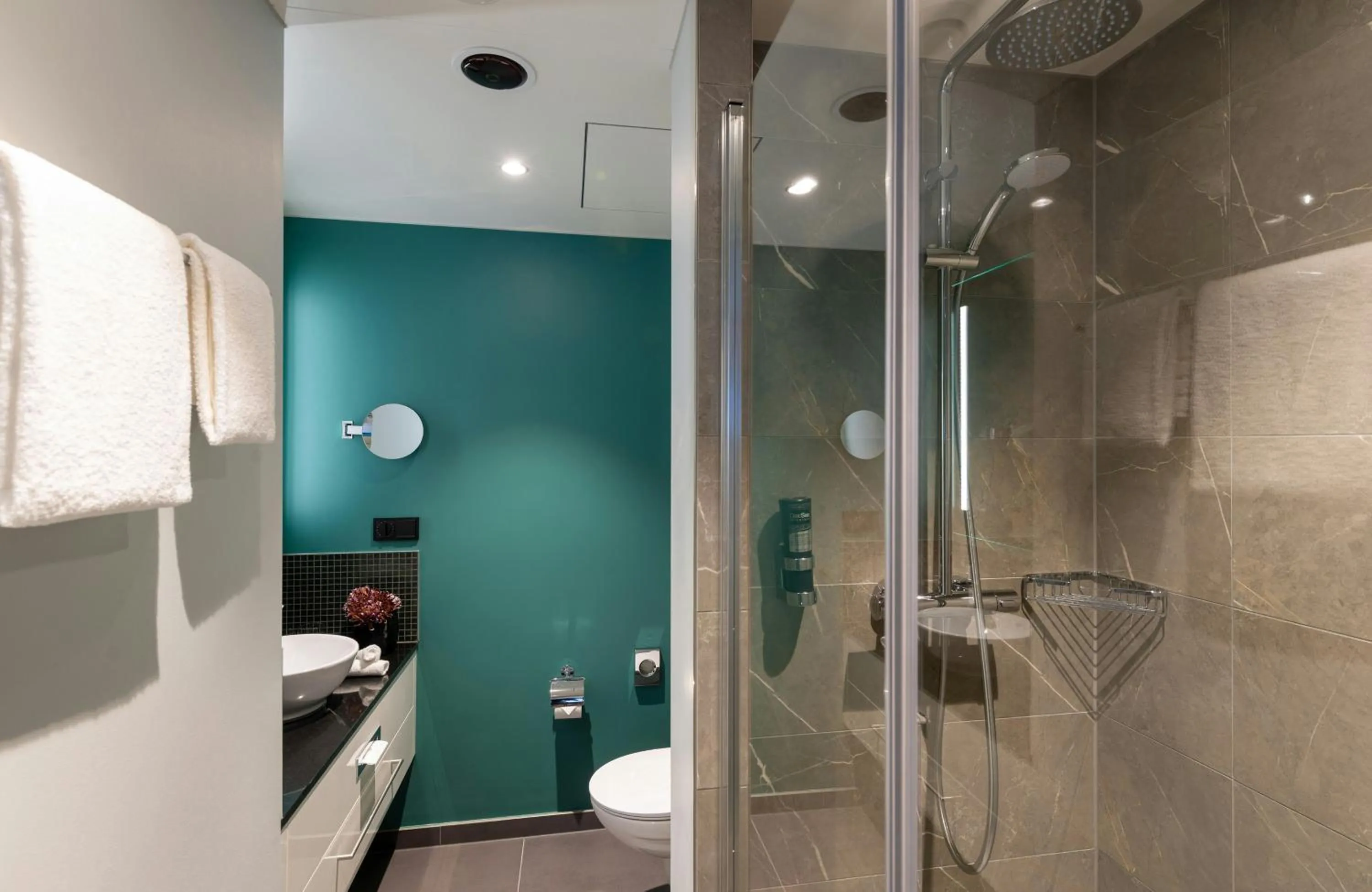 Bathroom in Leonardo Hotel Augsburg