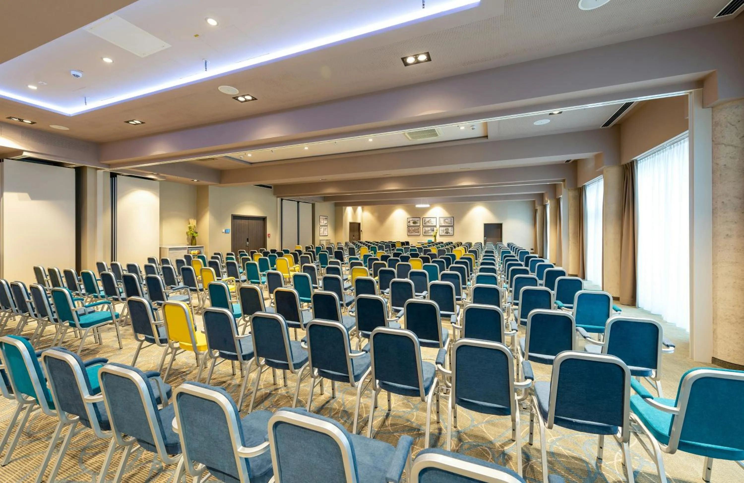 Meeting/conference room in Leonardo Hotel Augsburg