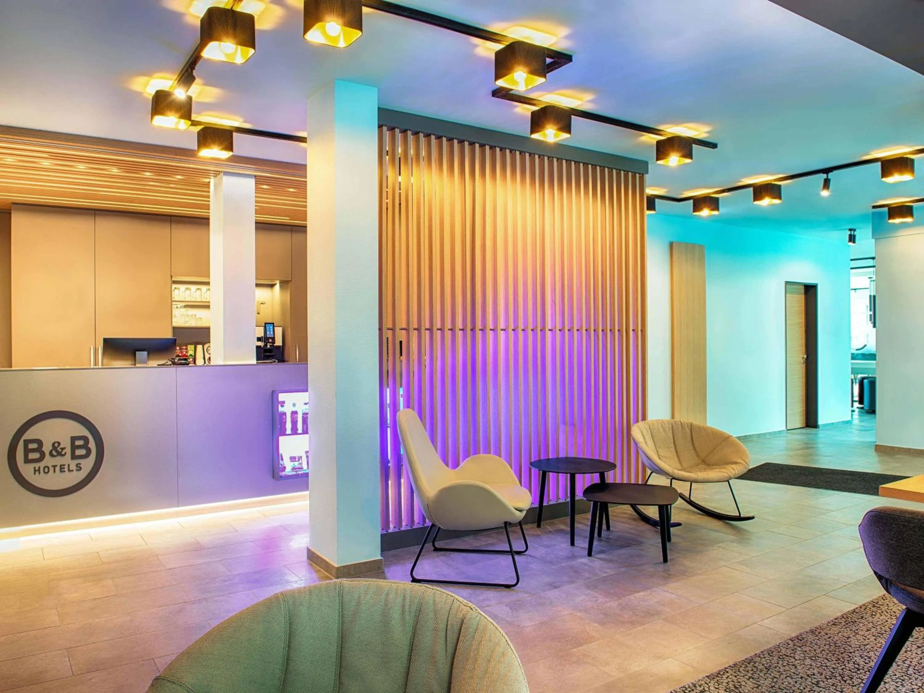 Lobby or reception in B&B Hotel Cuxhaven