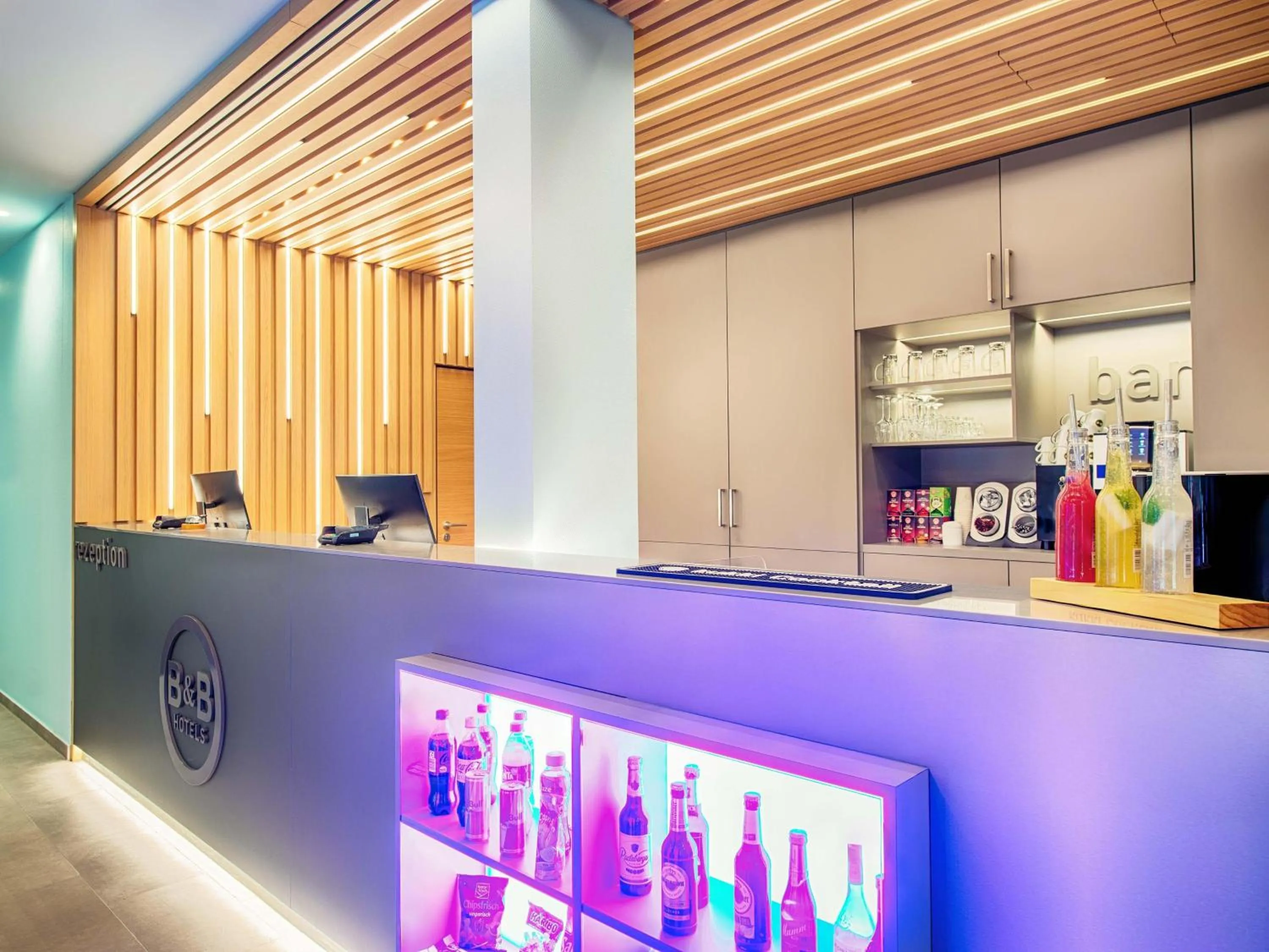 Lobby or reception in B&B Hotel Cuxhaven