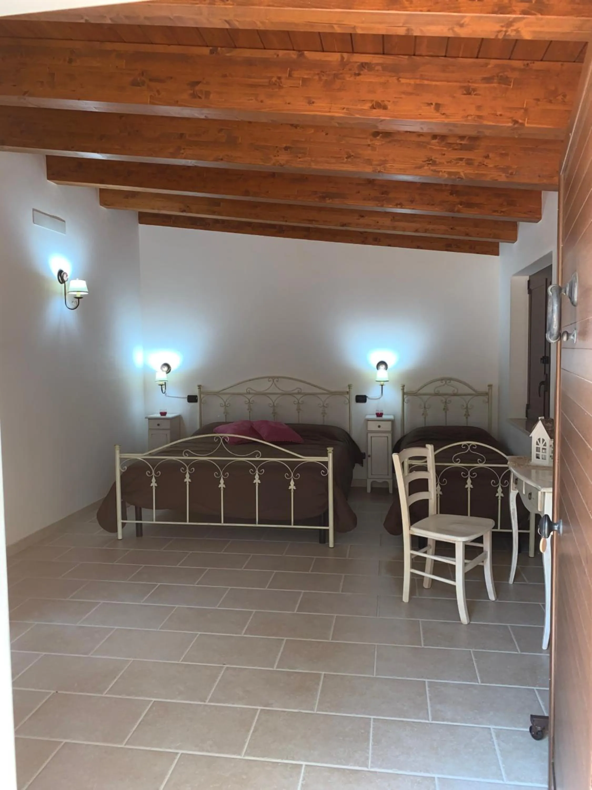 Photo of the whole room in Barsentello