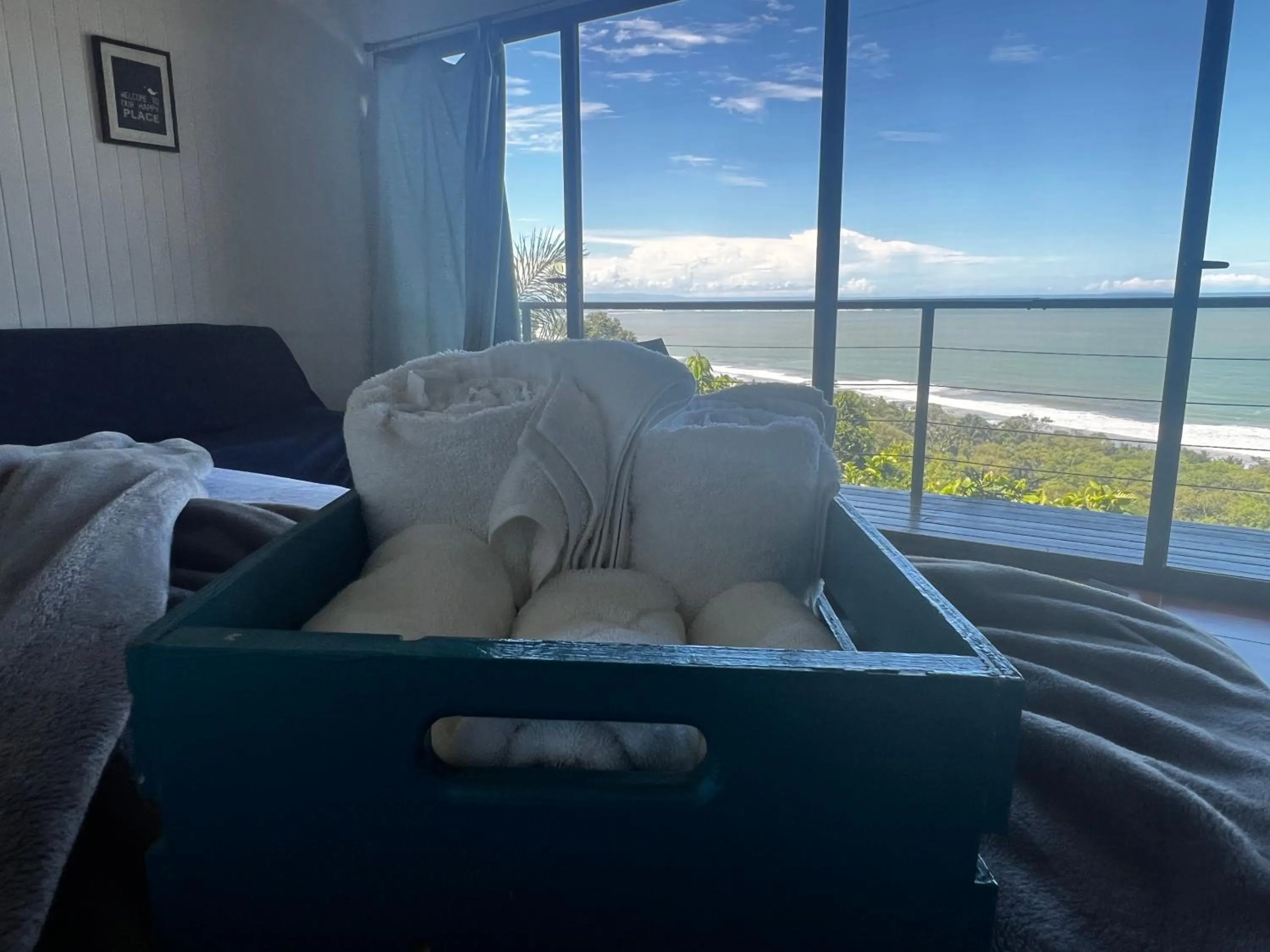 Bed in Ranchos Remo Lodge