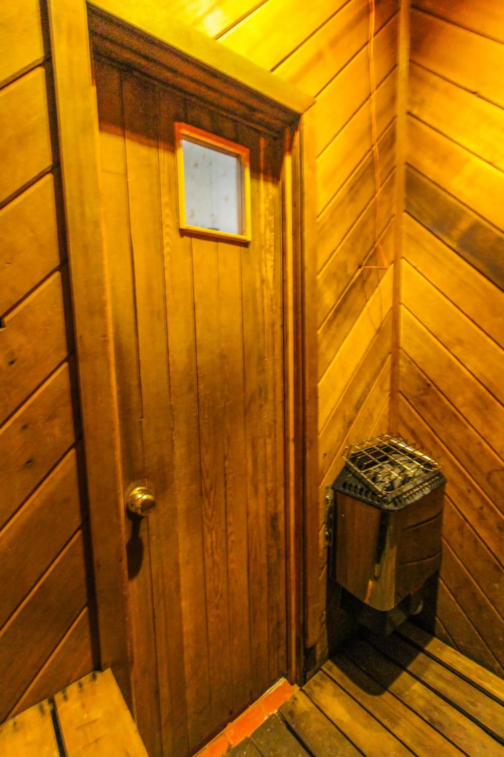 Sauna in Smoketree Lodge