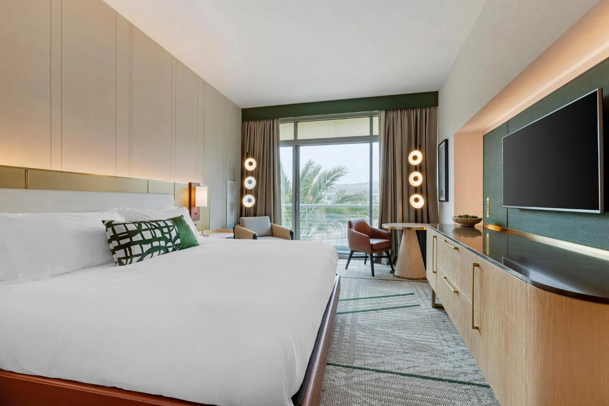 Bedroom, Bed in Omni San Diego Hotel at the Ballpark