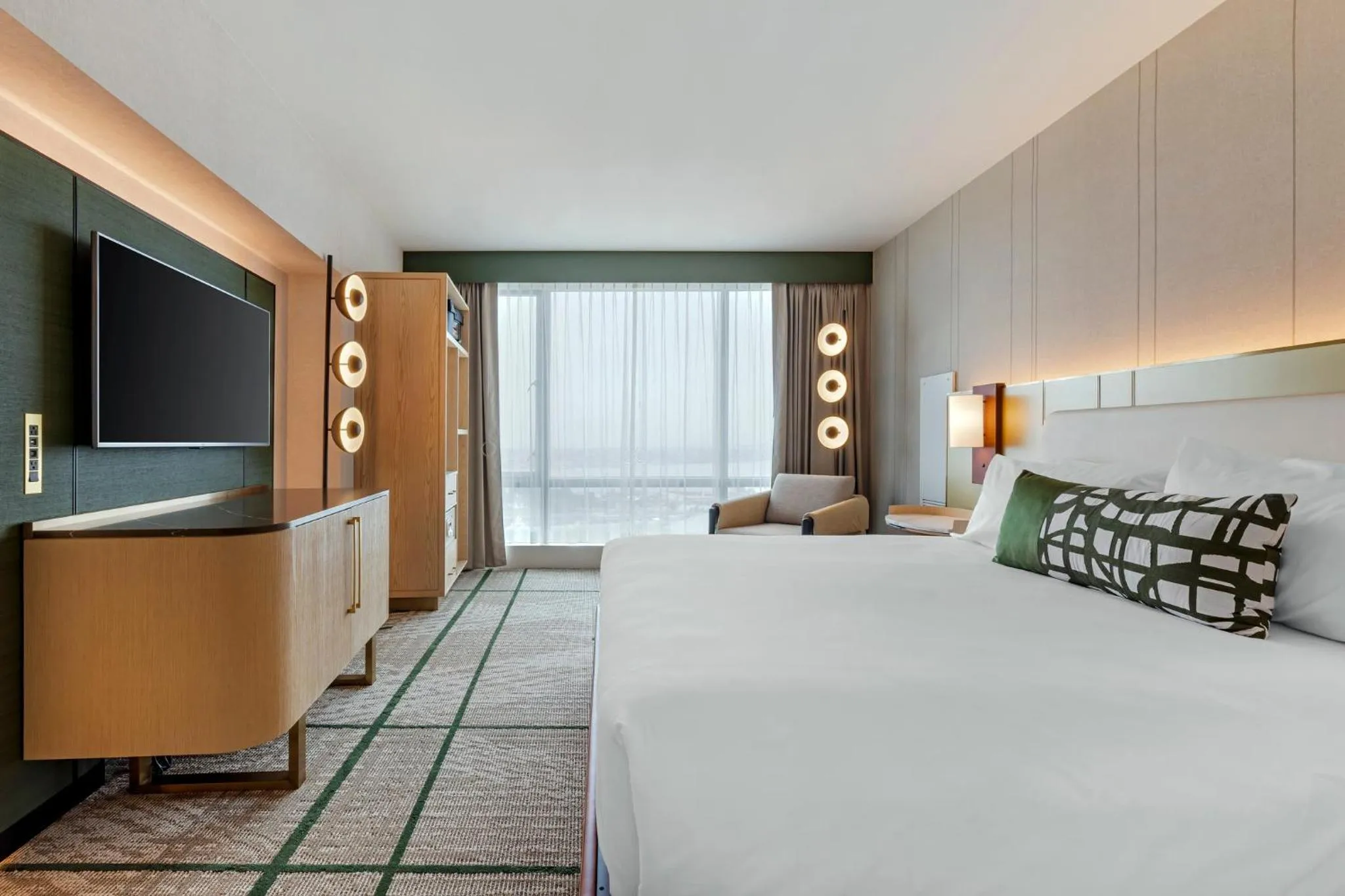 Bedroom, Bed in Omni San Diego Hotel at the Ballpark