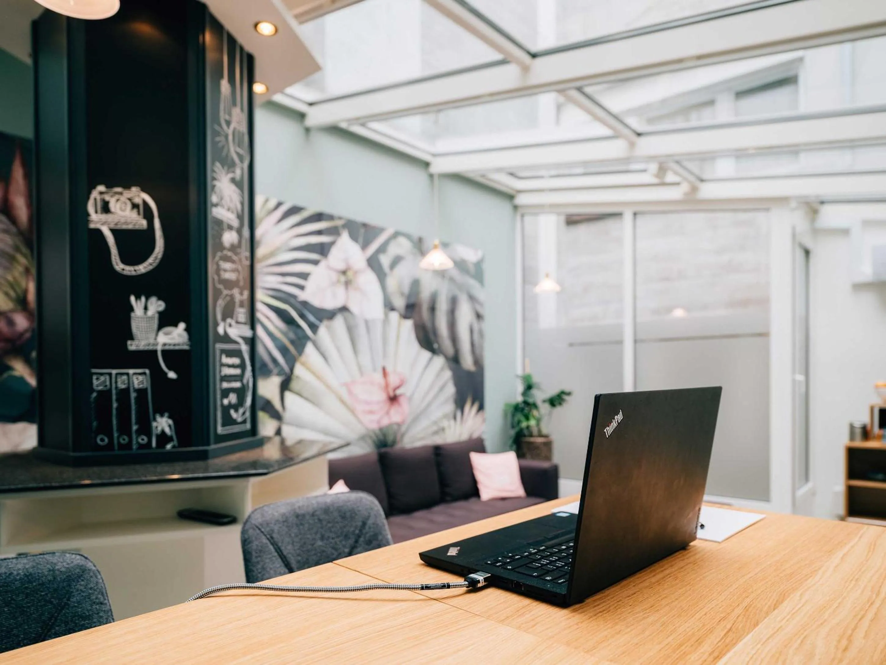 Communal lounge/ TV room in Hotel Krone Thun