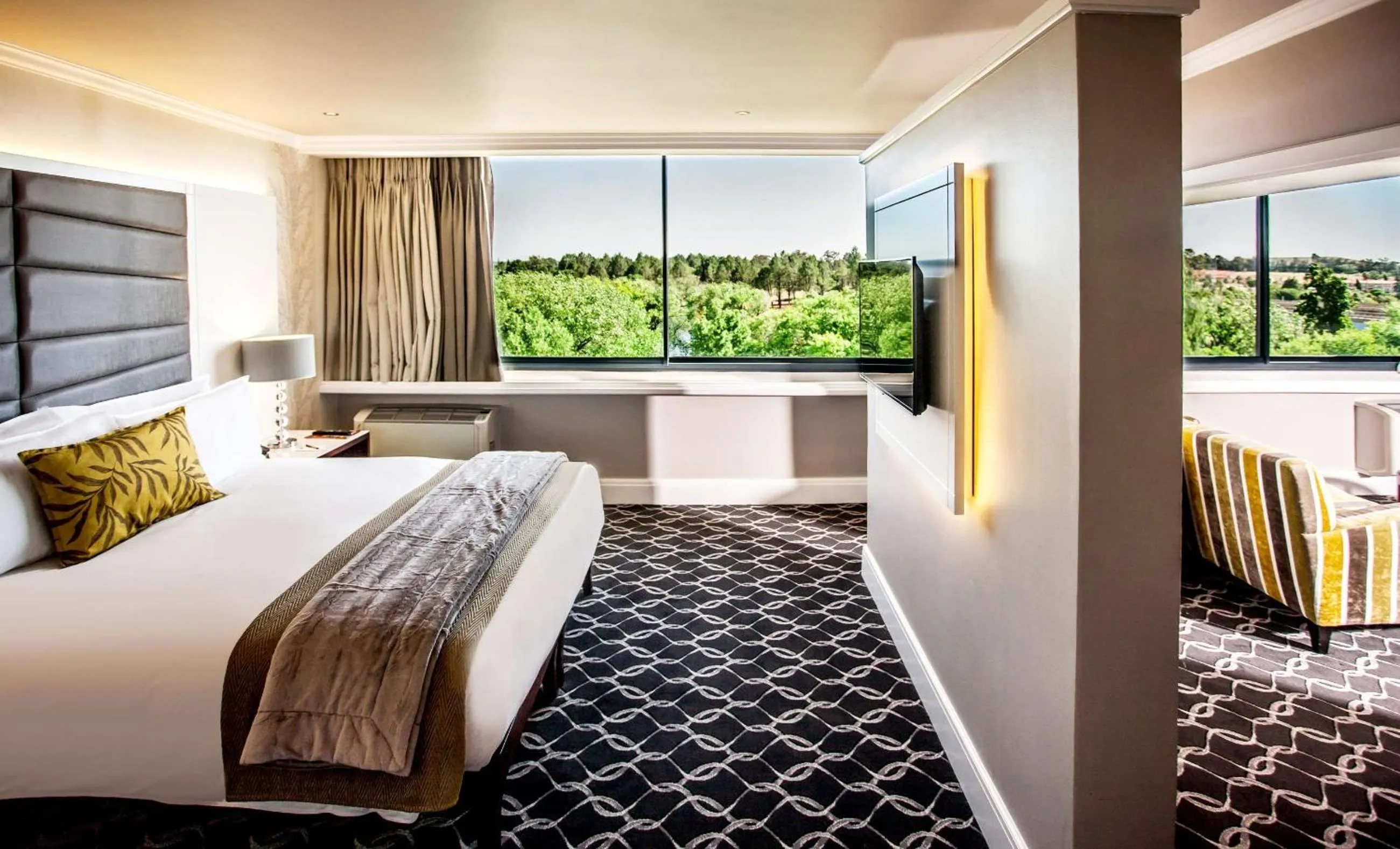 Suite River Facing in Riverside Sun