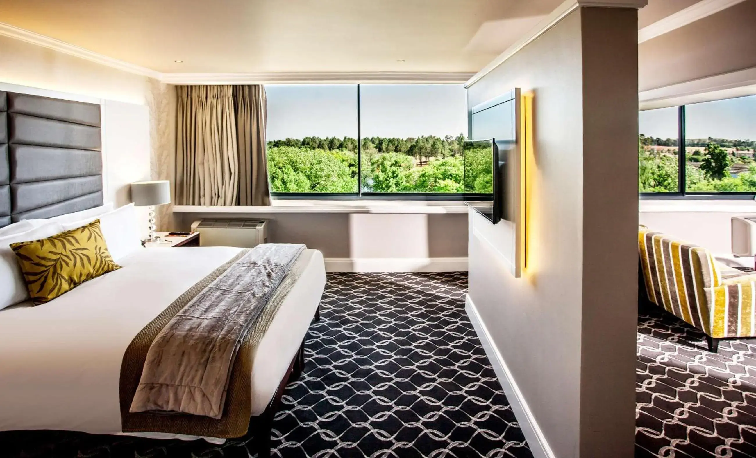 Suite River Facing in Riverside Sun Suite River Facing in Riverside Sun