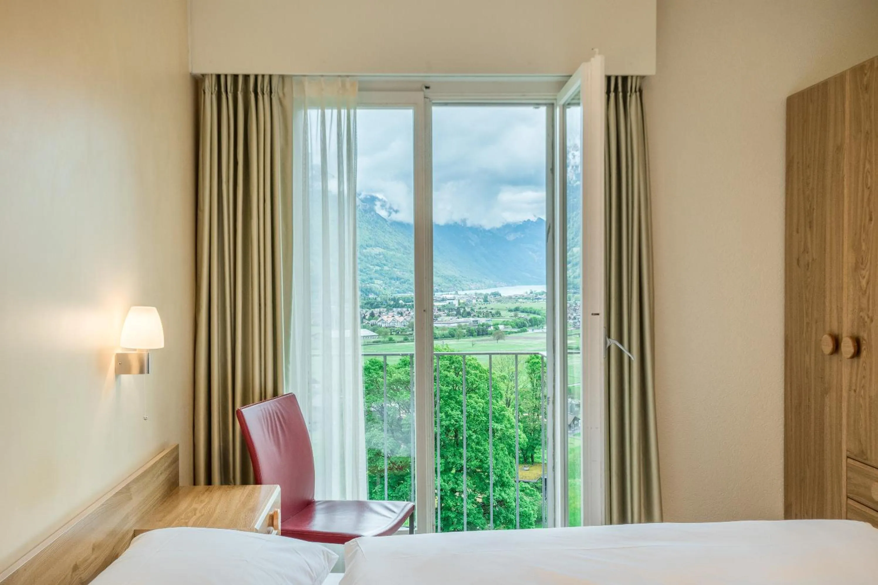 Lake view, Bed in Hotel Berghof Amaranth