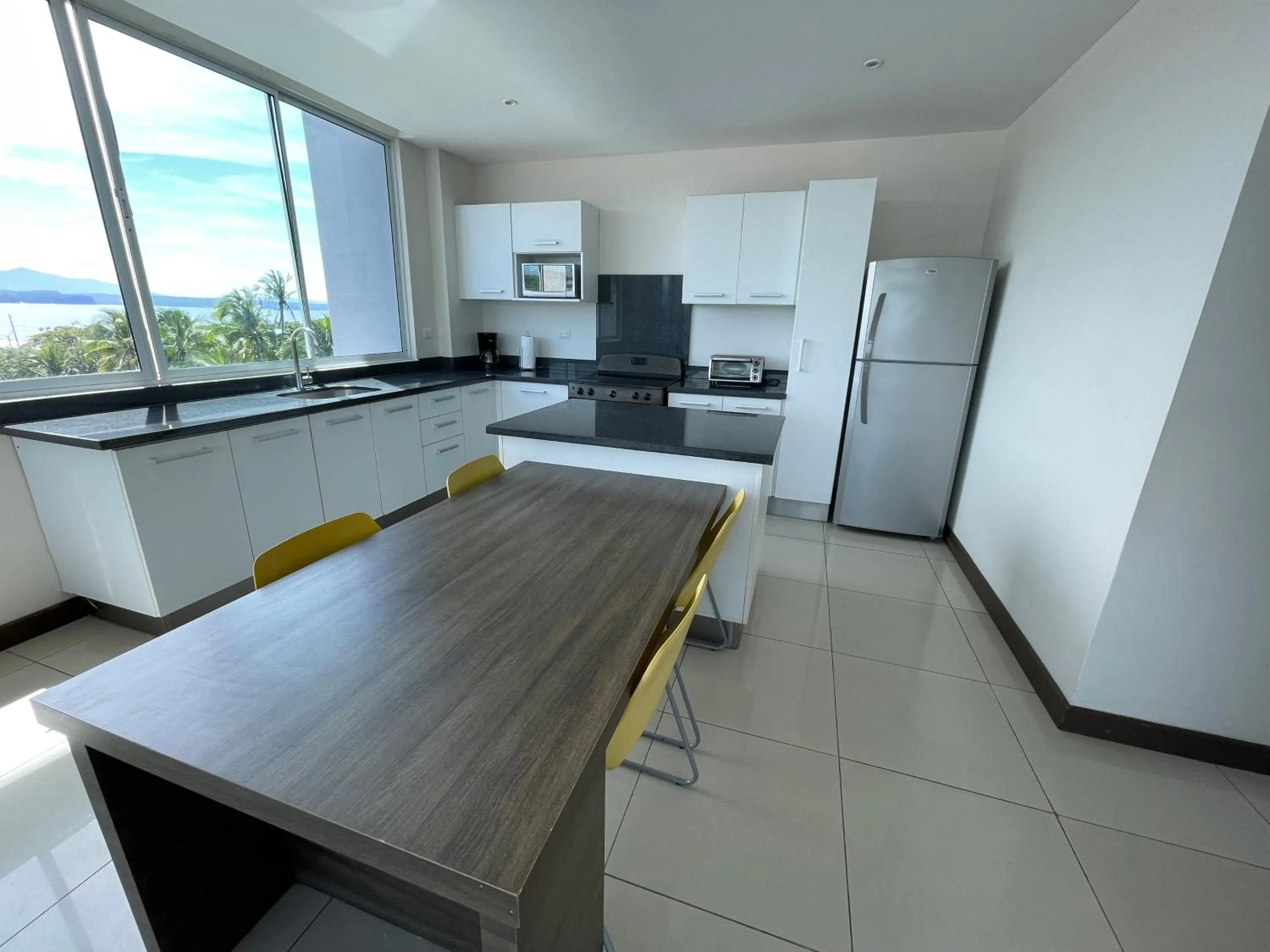 Kitchen or kitchenette in Puerto Azul Hotel