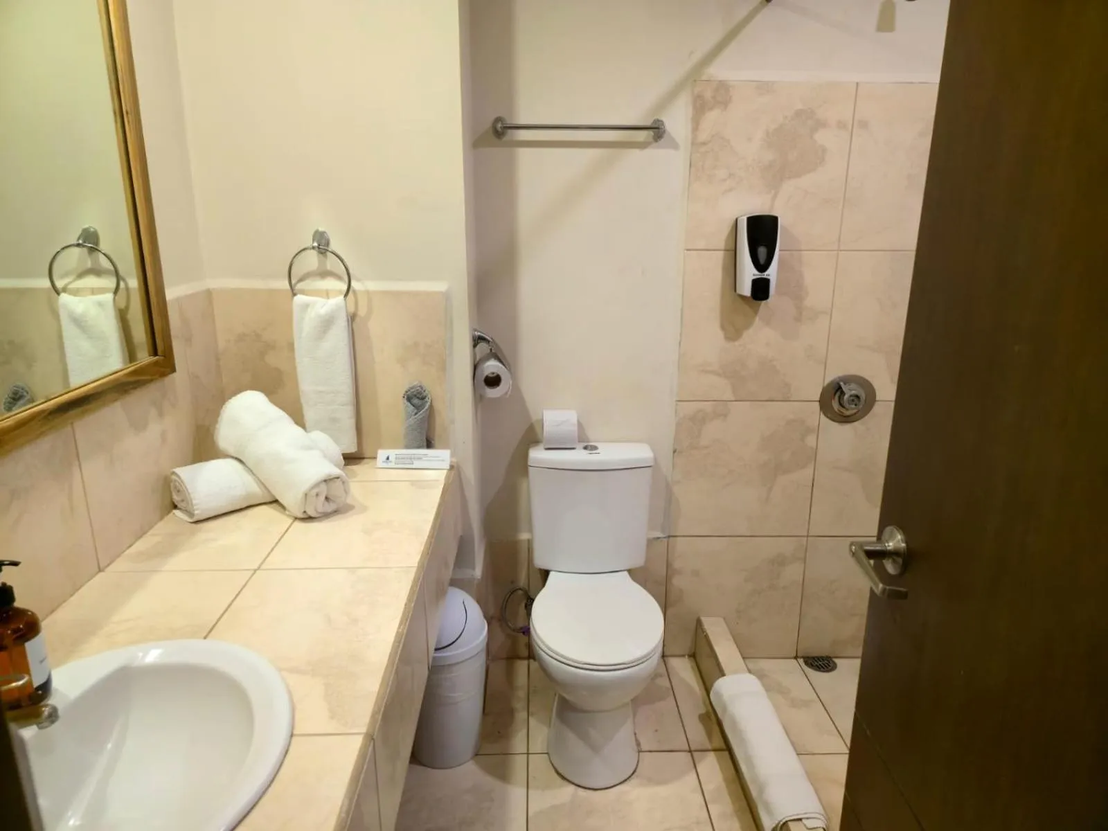 Bathroom in Puerto Azul Hotel