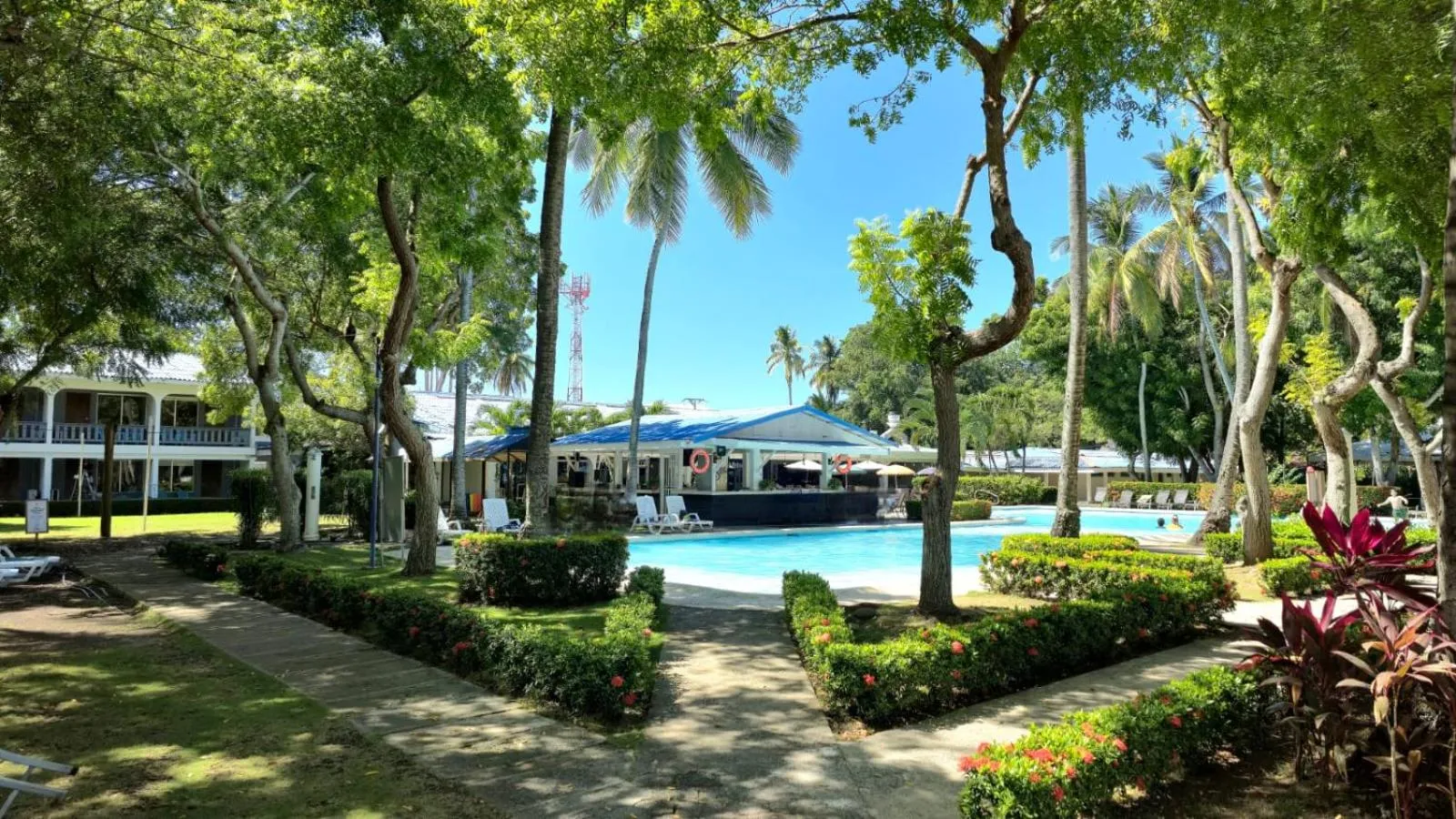 Swimming pool in Puerto Azul Hotel