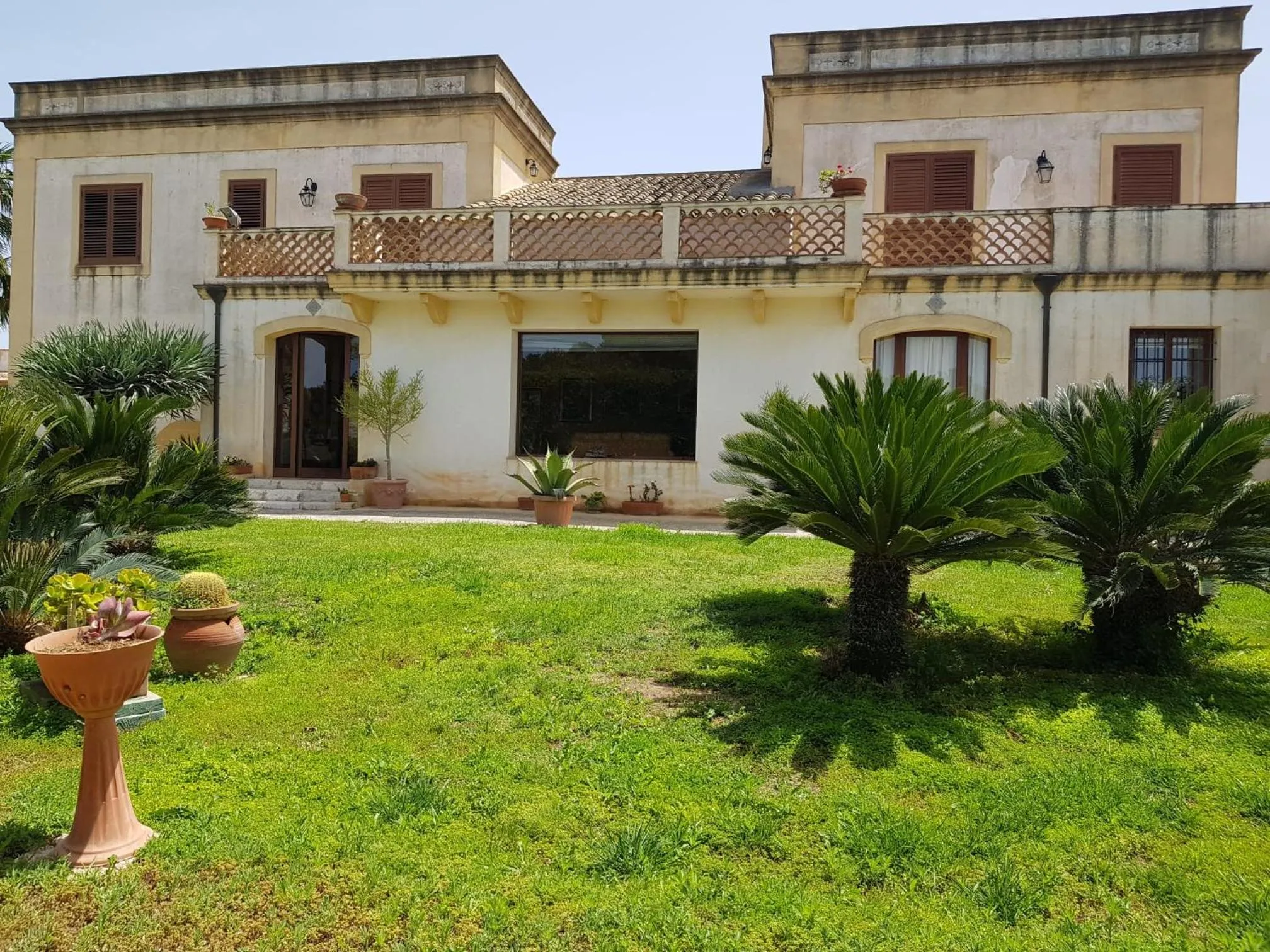 Property building in Villa i Dammusi