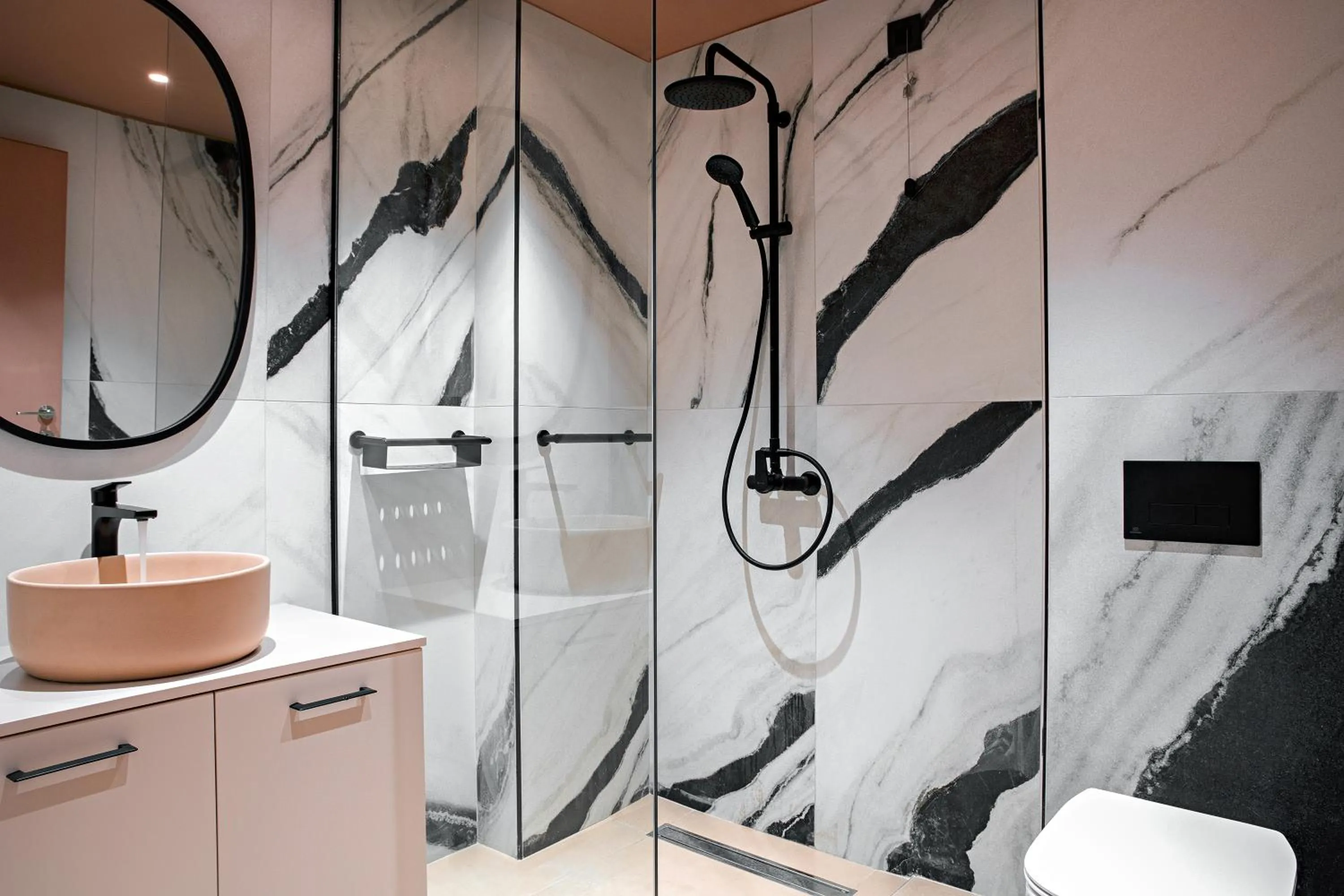 Shower in Pavo Art Hotel