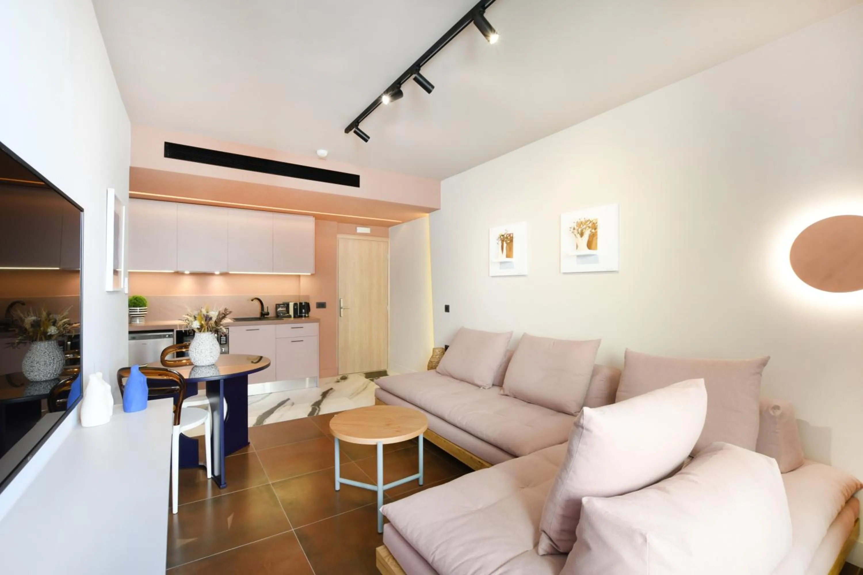 TV and multimedia in Pavo Art Hotel