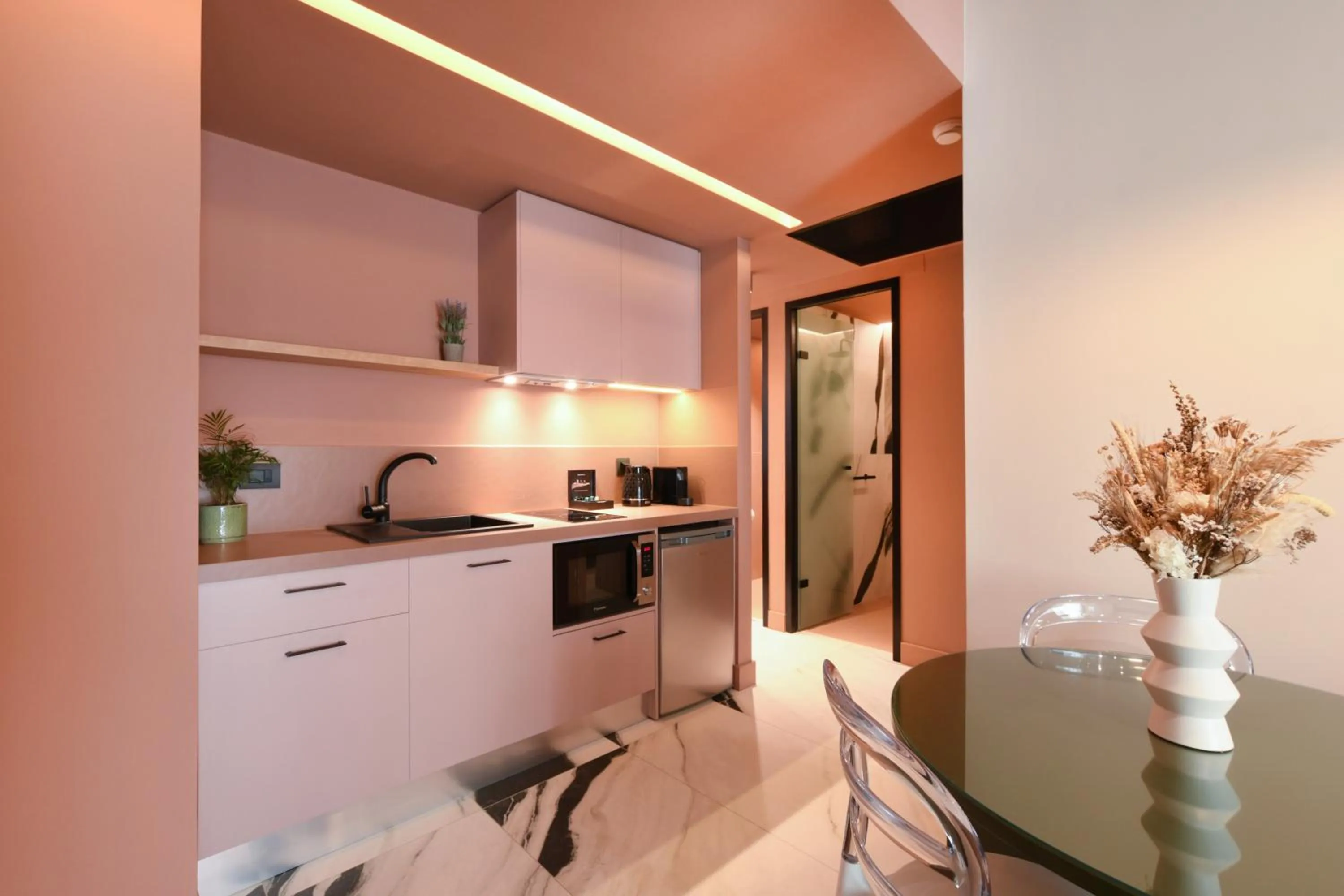 kitchen in Pavo Art Hotel