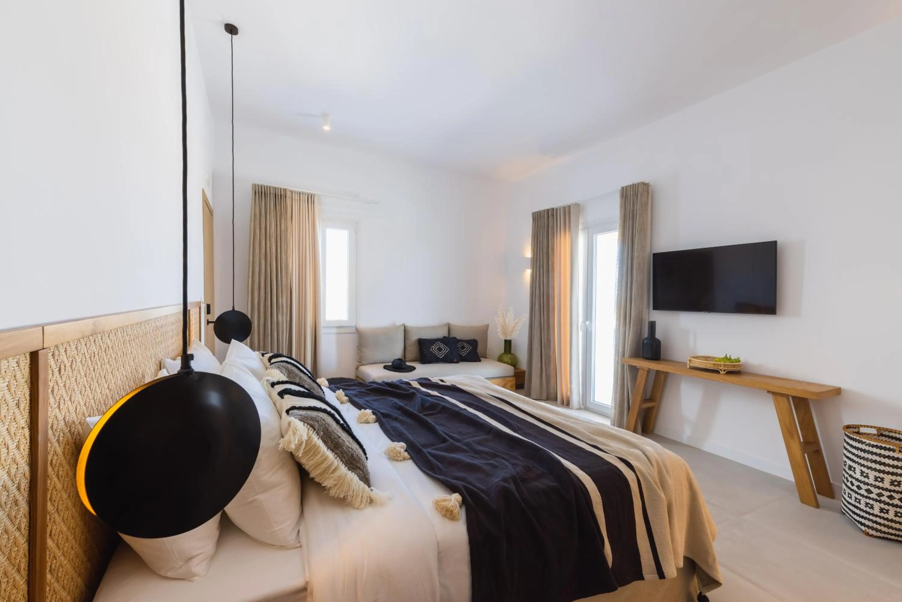 Photo of the whole room, Bed in Adama Mykonos Boutique Hotel