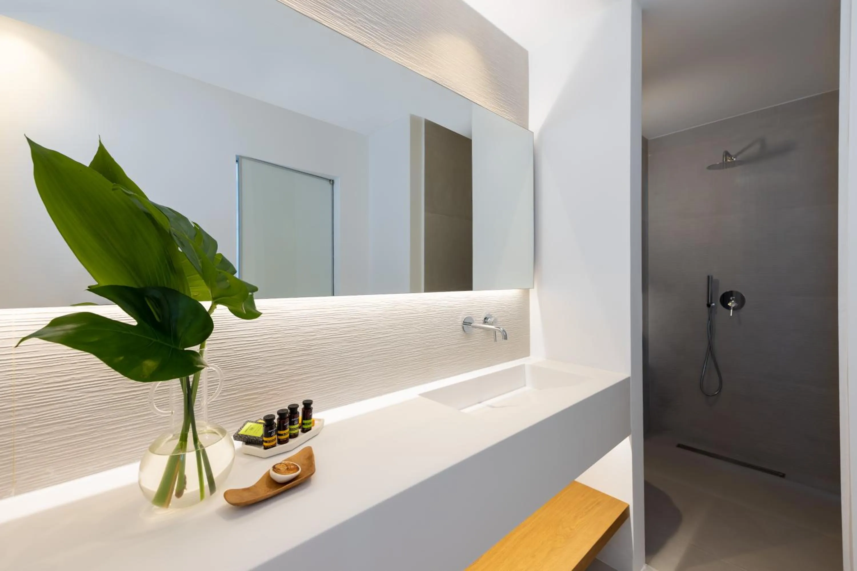 Shower, Bed in Adama Mykonos Boutique Hotel