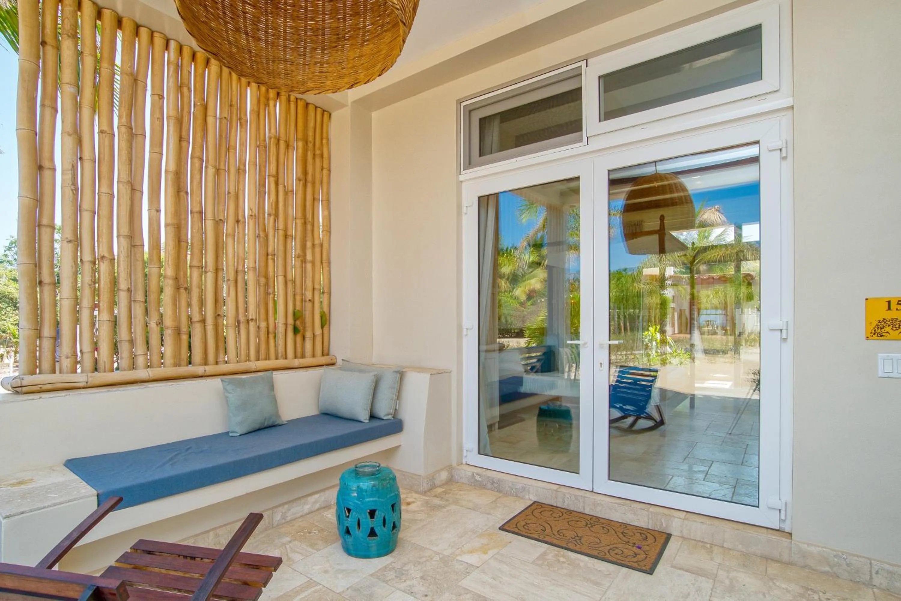 Day in The Lodge at Jaguar Reef