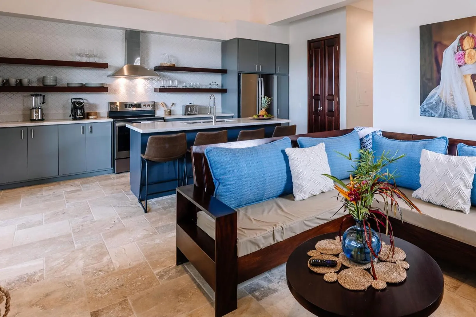 Living room in The Lodge at Jaguar Reef